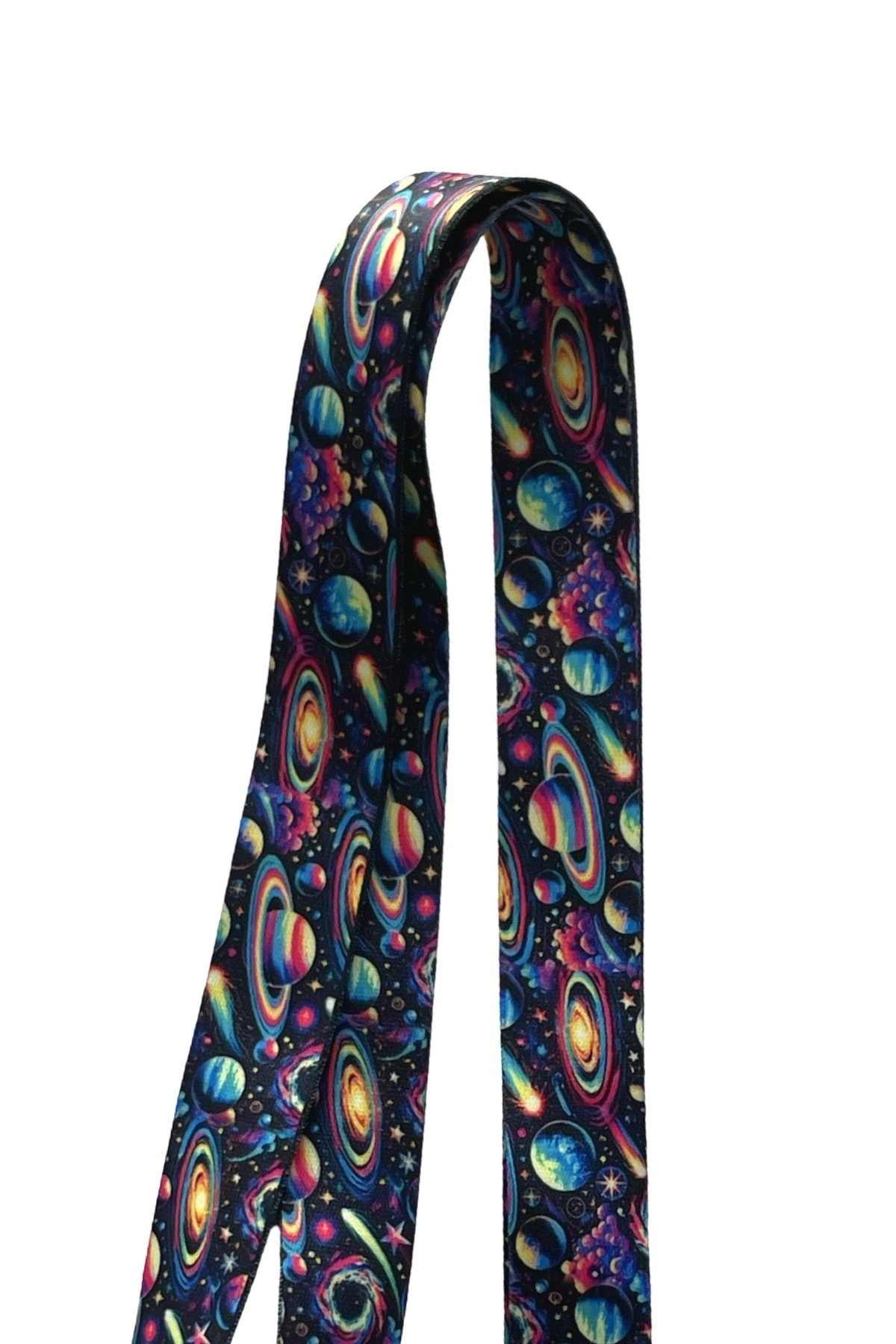 Hiper Galaksi Desenli Boyun İpi – Renkli Lanyard | Metal Klipsli & Anahtarlık Askısı