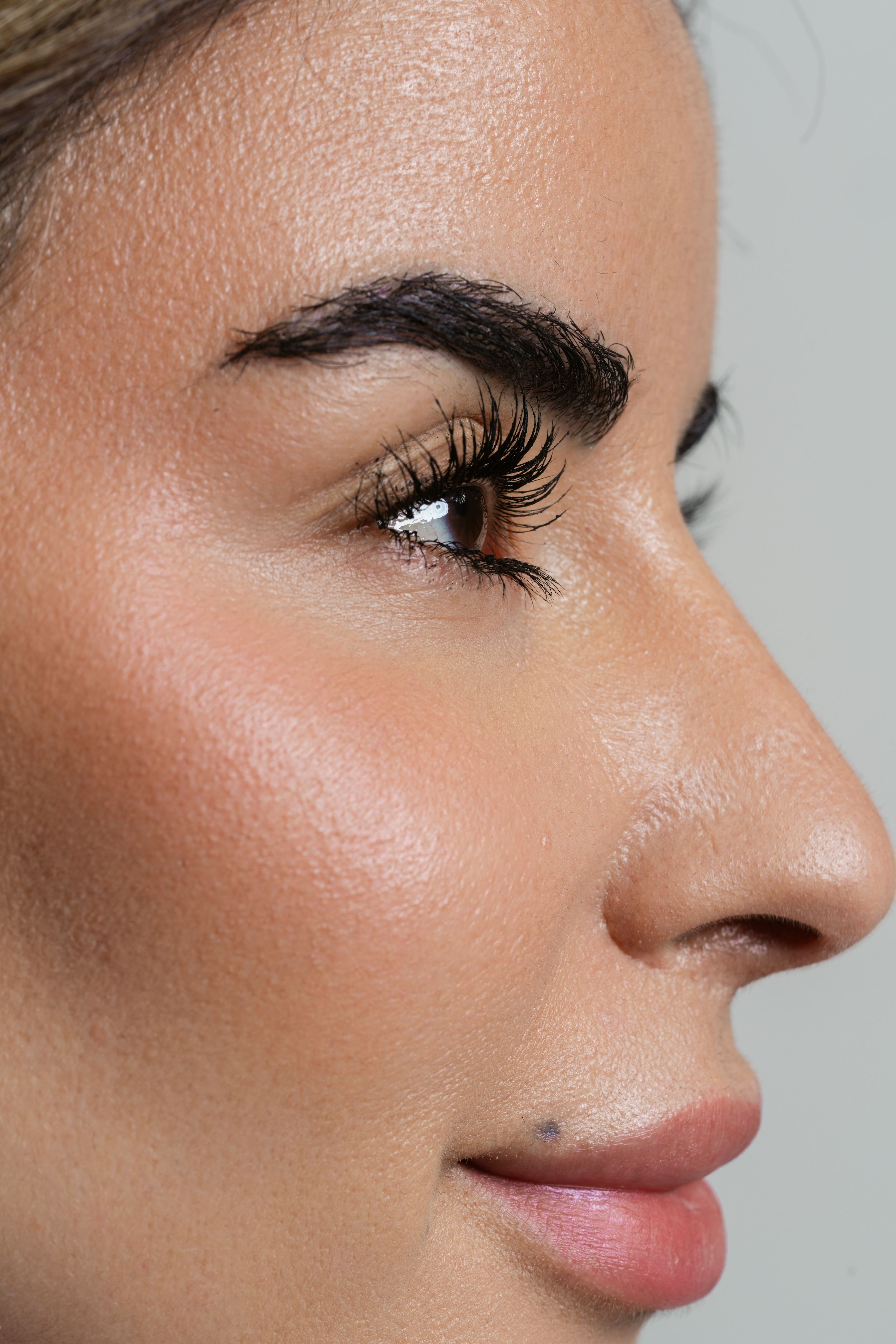 Big Lashes – Ekstra Uzatıcı ve Hacimlendirici Maskara