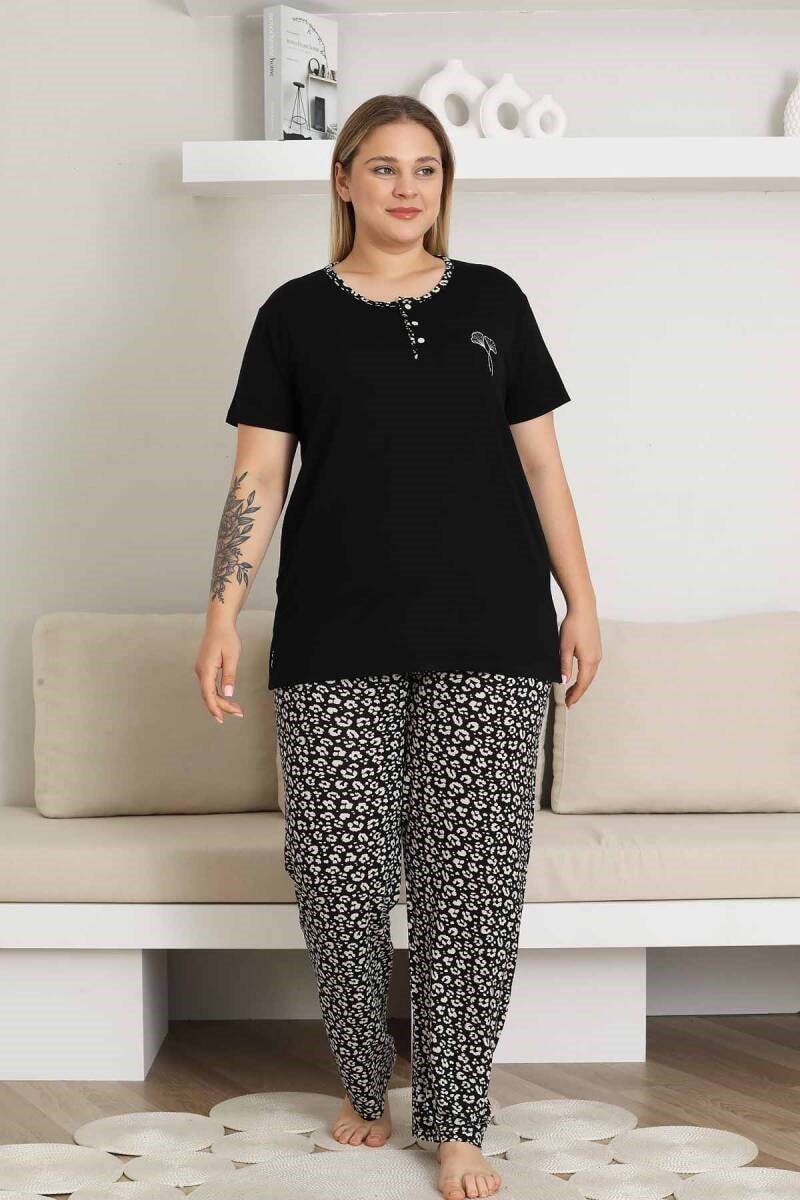 Kadın Desenli Bisiklet Yaka 3 Düğmeli Yırtmaç Detaylı Büyük Beden Viskon Kısa Kol Pijama Takımı 