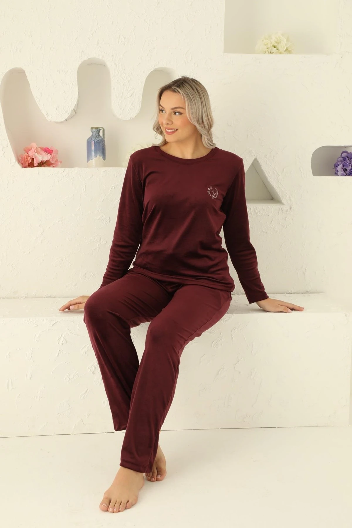 Kadın Bisiklet Yaka Düğmesiz İpeksi Yumuşak Kadife Kışlık Uzun Kol Cepli Pijama Takımı