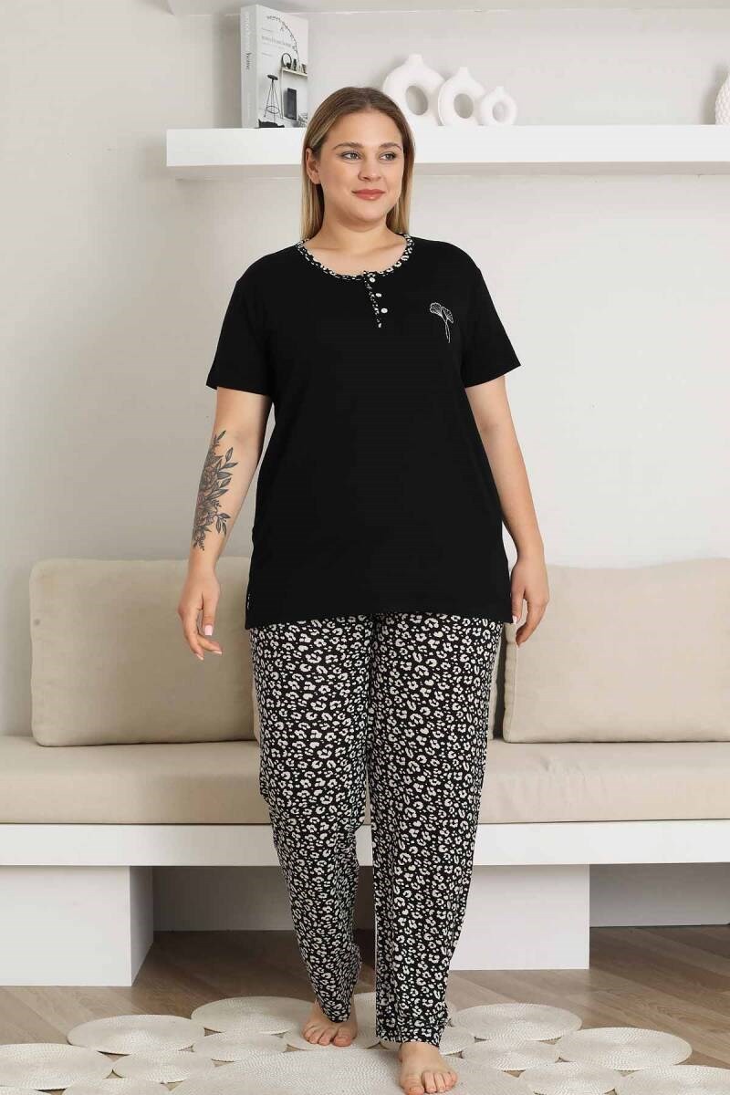 Kadın Desenli Bisiklet Yaka 3 Düğmeli Yırtmaç Detaylı Büyük Beden Viskon Kısa Kol Pijama Takımı 