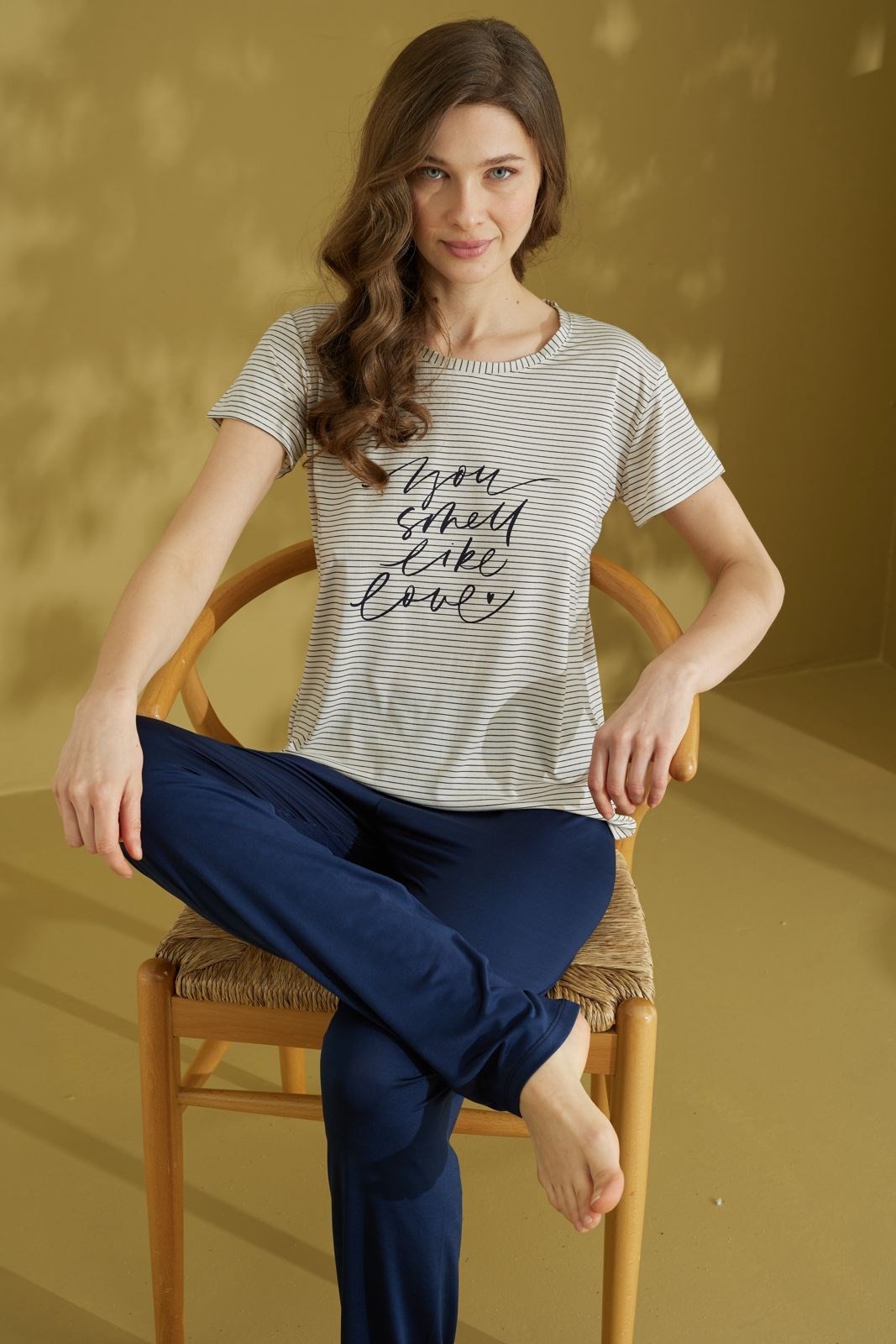 Kadın Desenli Bisiklet Yaka Düğmesiz Pamuklu Yazlık Kısa Kollu Pijama Takımı