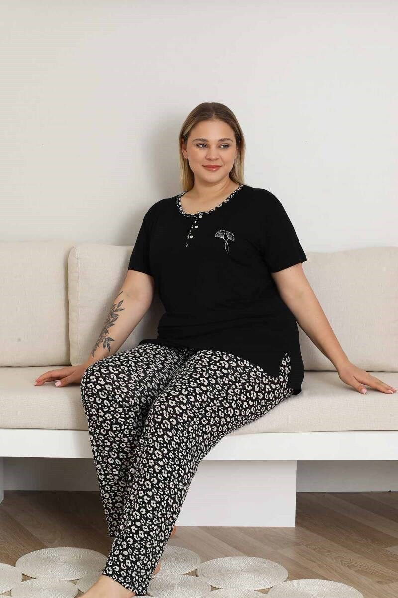 Kadın Desenli Bisiklet Yaka 3 Düğmeli Yırtmaç Detaylı Büyük Beden Viskon Kısa Kol Pijama Takımı 