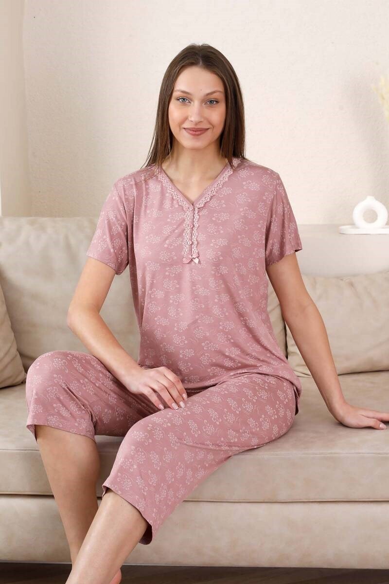 Kadın Gül Kurusu V Yaka Dantel Detay Viskon 3 Düğmeli Kısa Kol Yazlık Kapri Pijama Takımı 