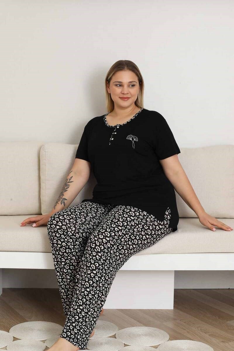 Kadın Desenli Bisiklet Yaka 3 Düğmeli Yırtmaç Detaylı Büyük Beden Viskon Kısa Kol Pijama Takımı 