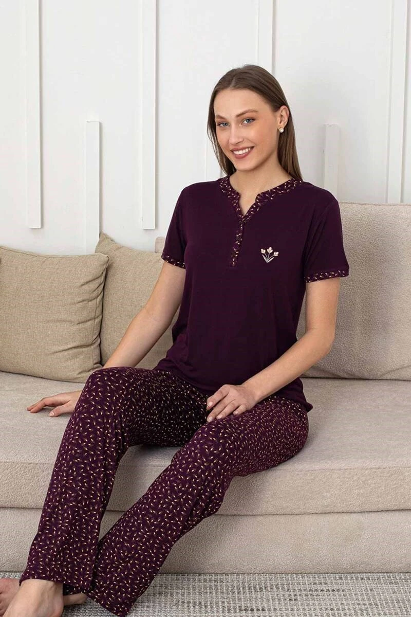 Kadın Mürdüm Desenli V Yaka 3 Düğmeli Likralı Viskon Kısa Kol Pijama Takımı