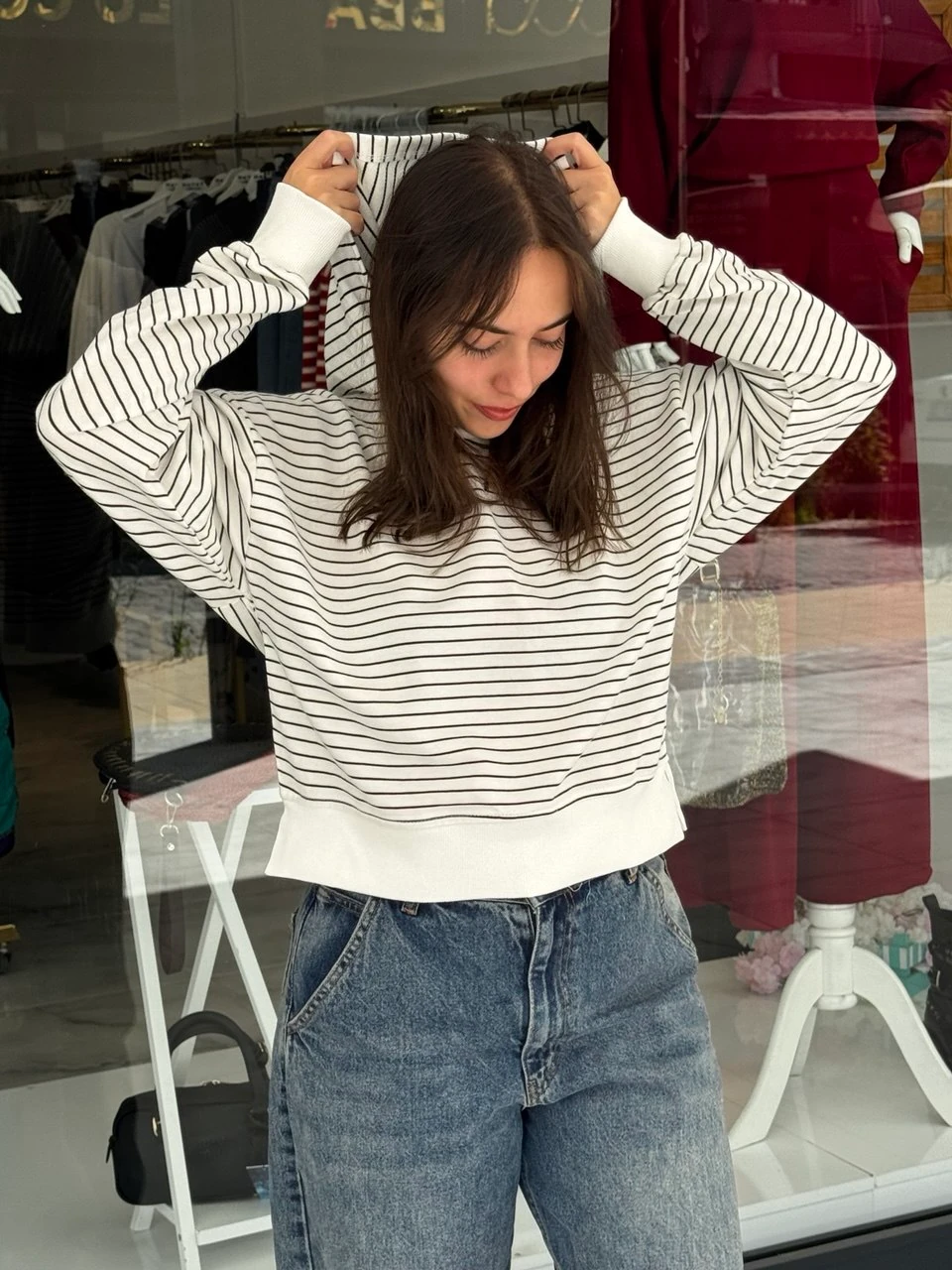 SİYAH ÇİZGİLİ SWEAT