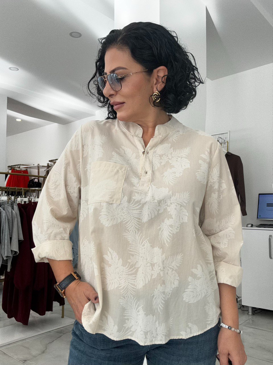 YAPRAK DESENLİ BEJ GÖMLEK