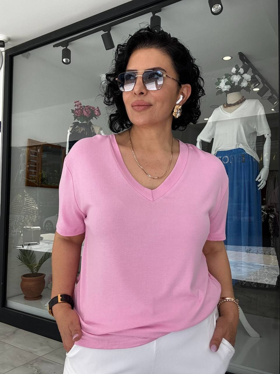 PEMBE V YAKA T-SHİRT