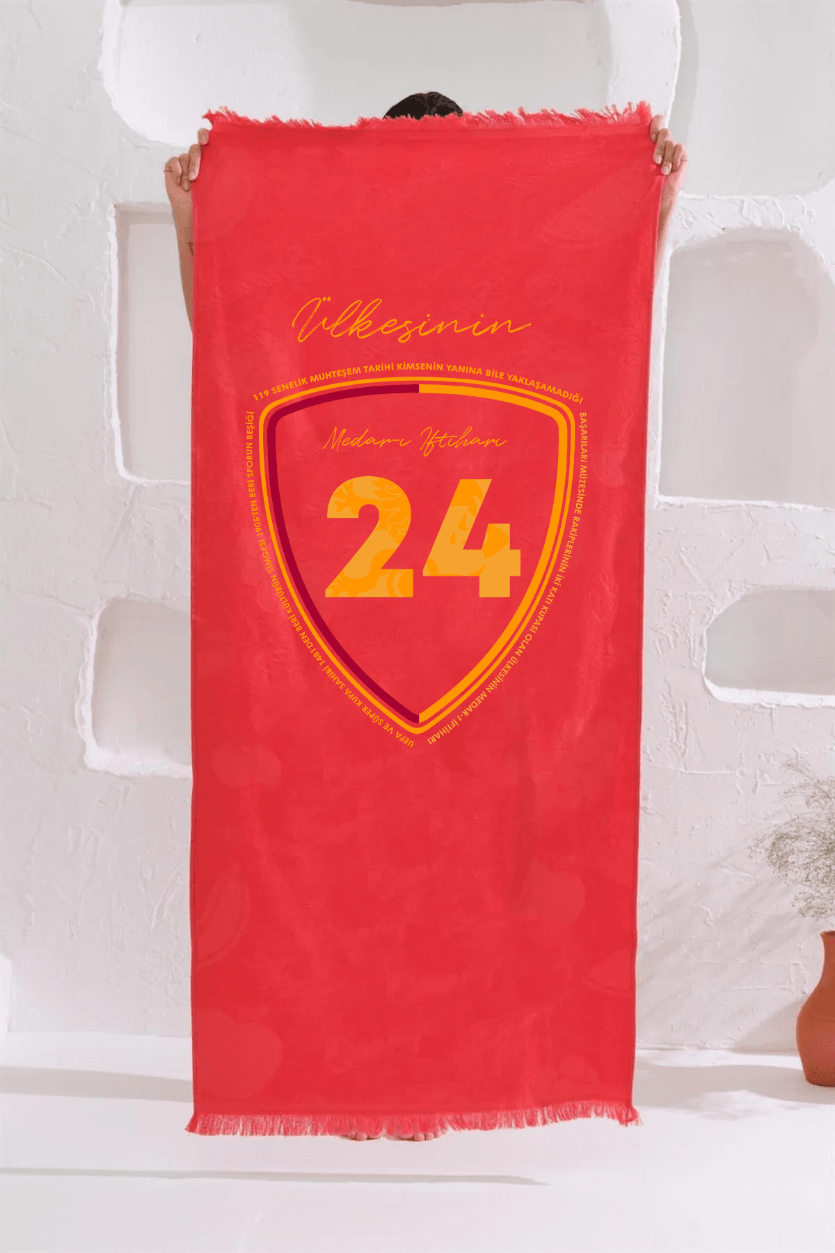 24. şampiyonluk havlusu (kırmızı)