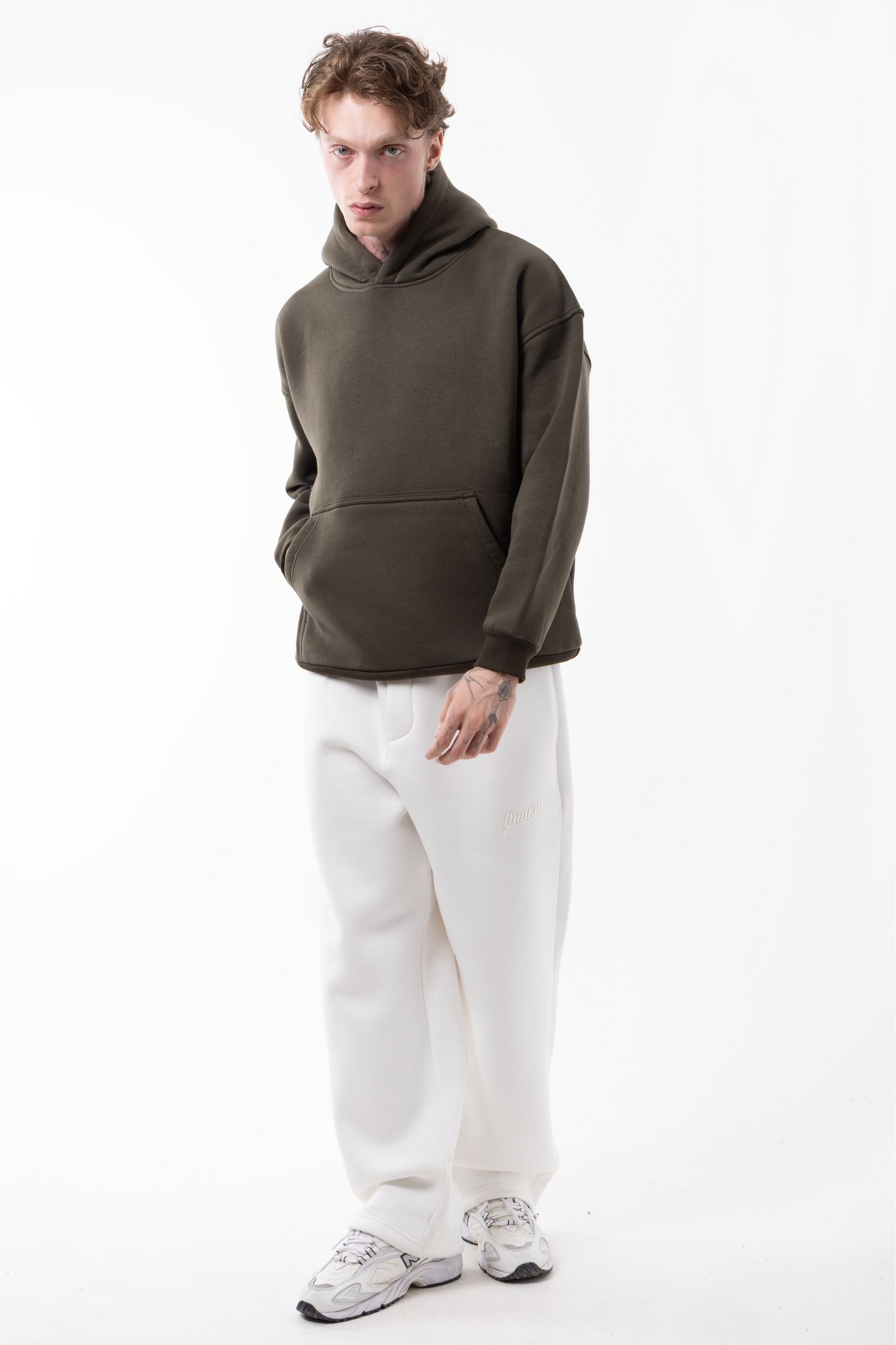 BASİC NAKIŞLI HOODİE