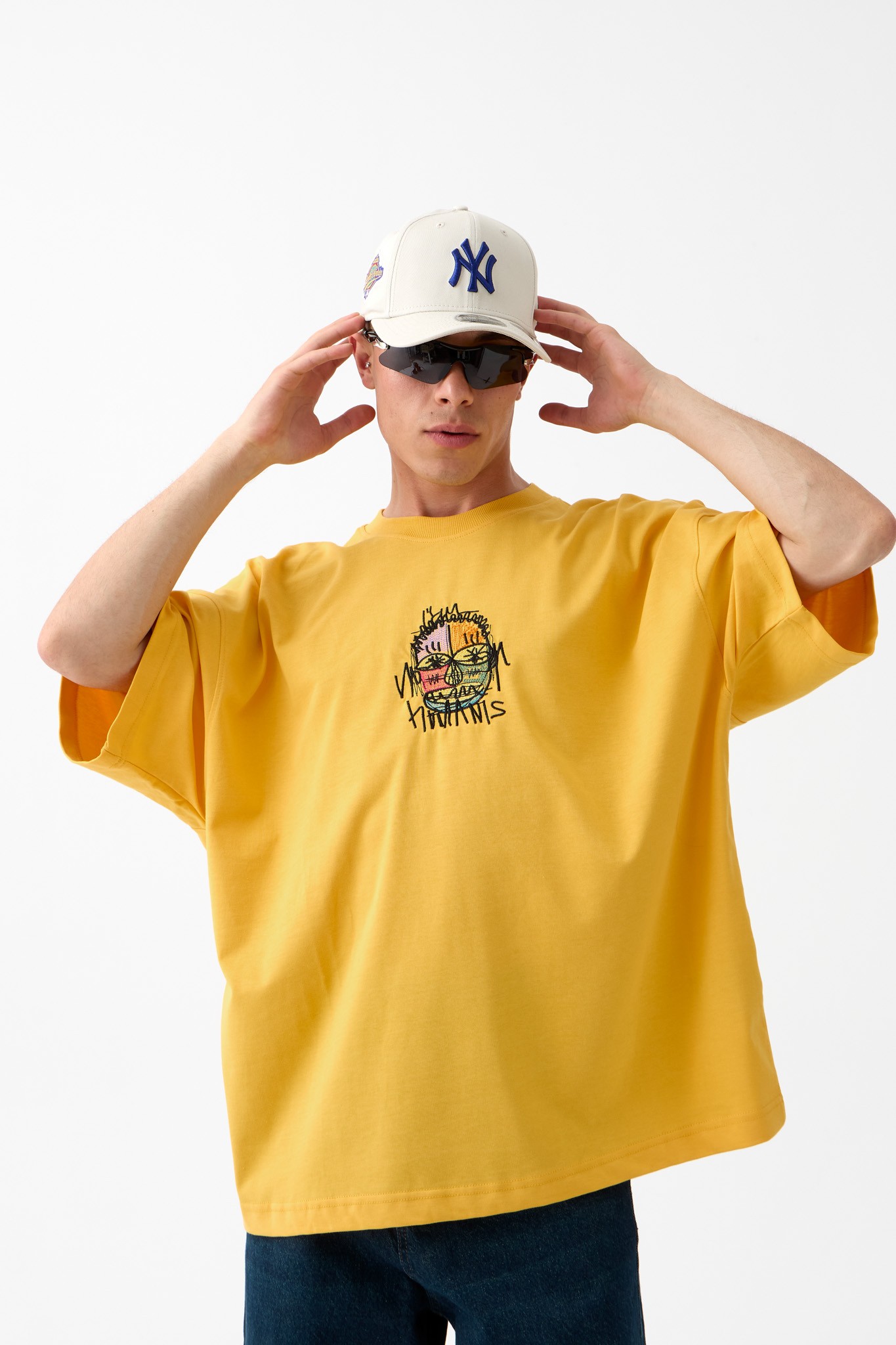 Hümanist Nakışlı Oversize Tişört - SARI