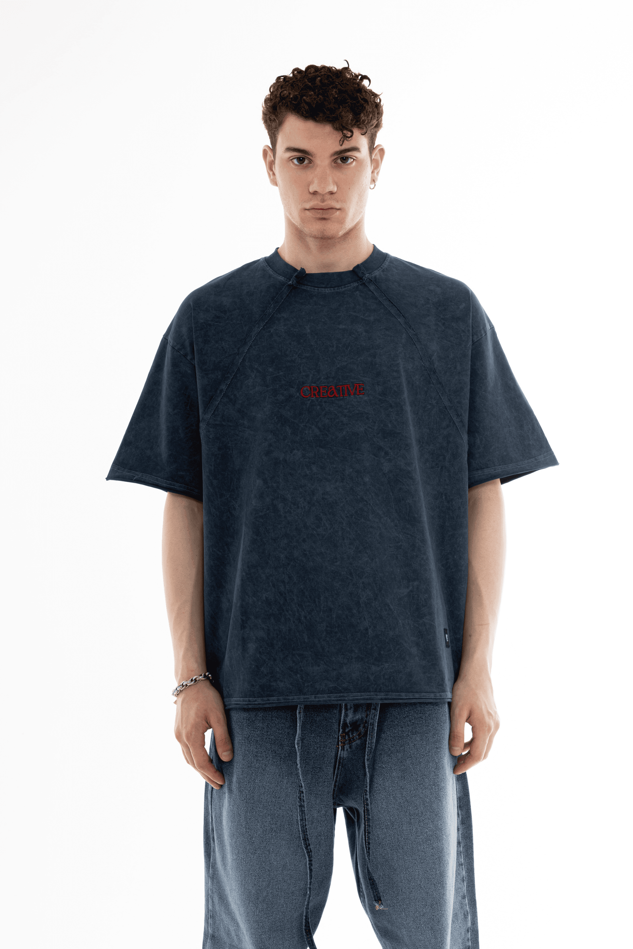 CREATİVE NAKIŞLI WASHED OVERSİZE TİŞÖRT 