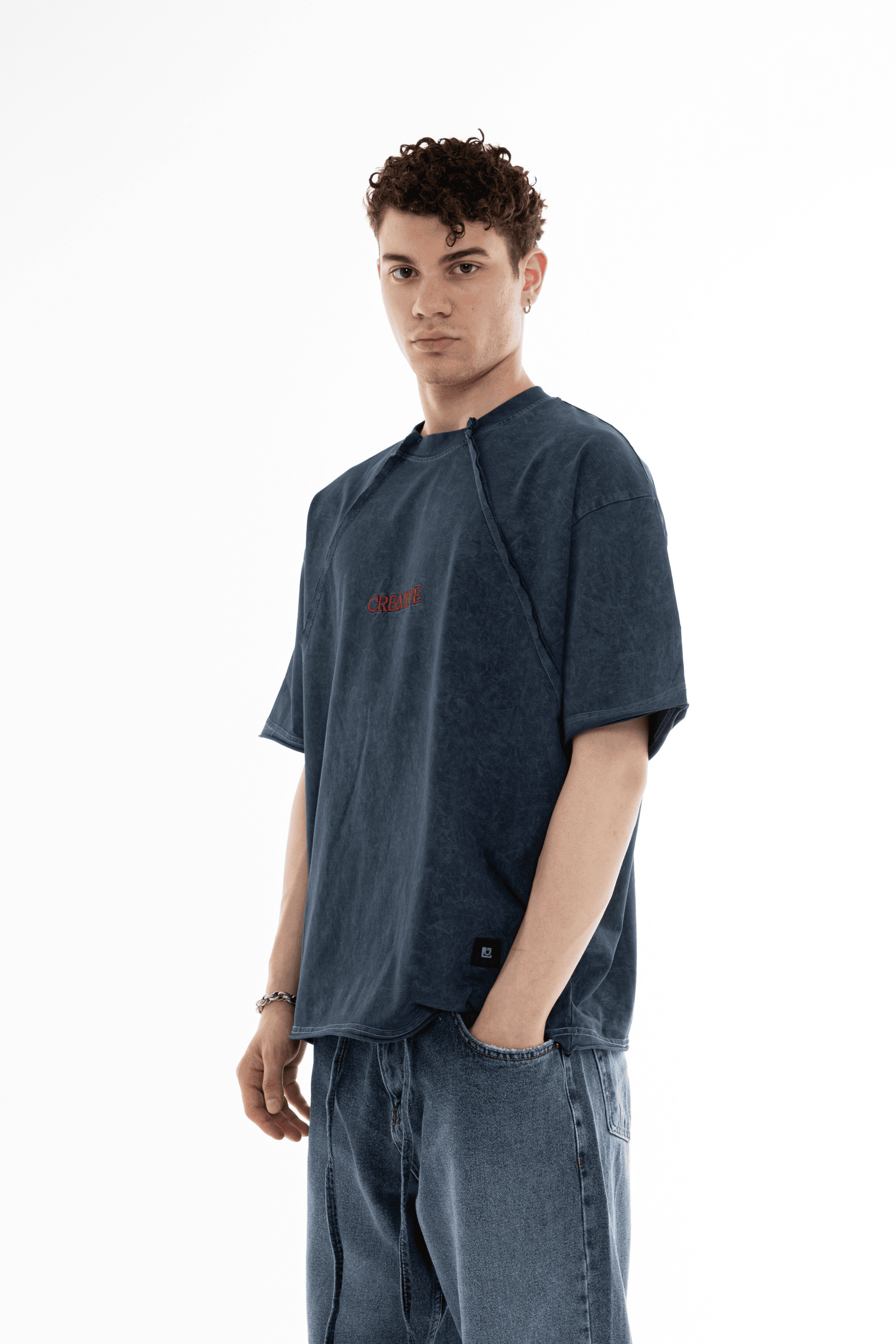 CREATİVE NAKIŞLI WASHED OVERSİZE TİŞÖRT 