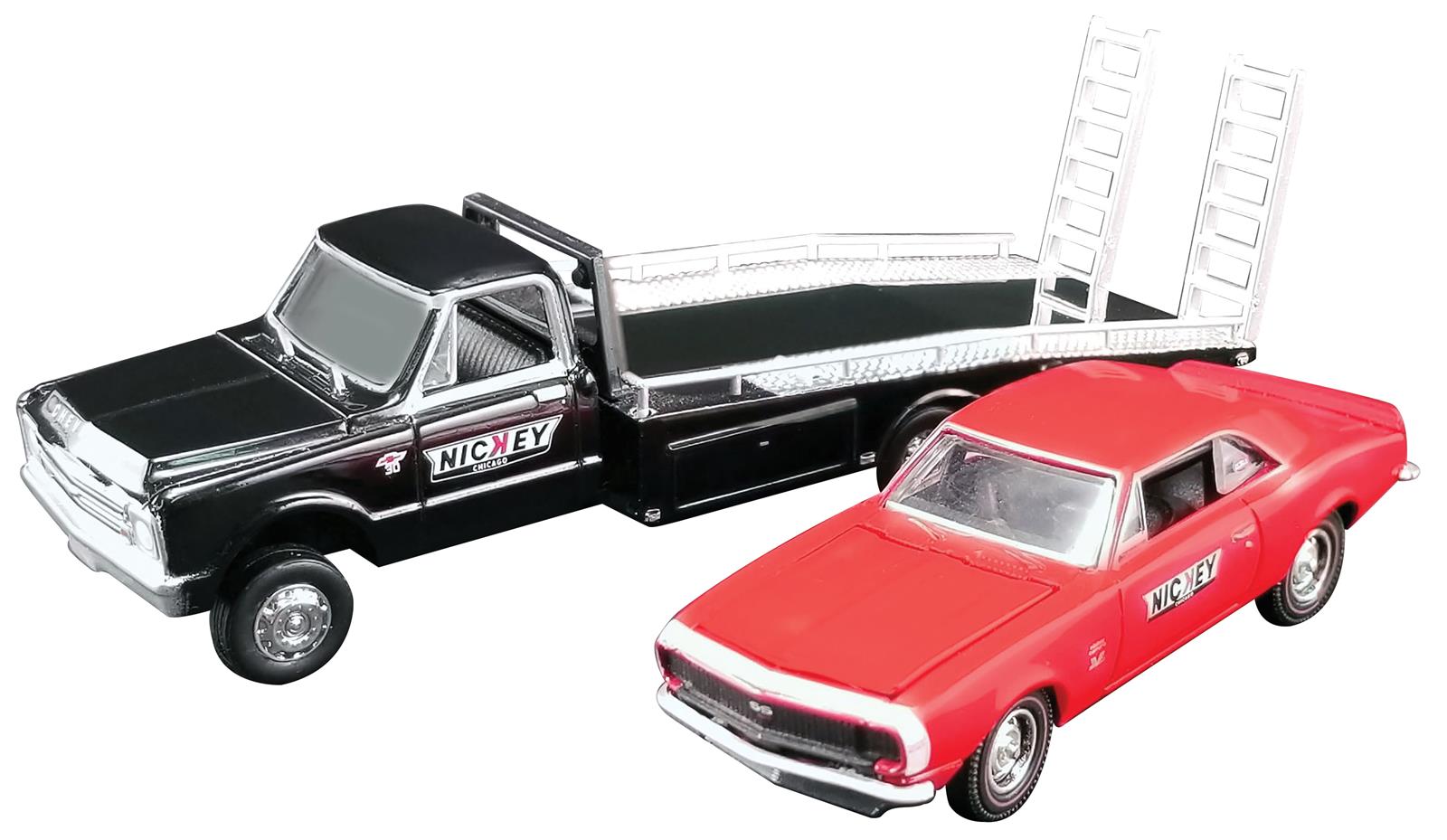 Acme | 51270 | 1/64 Ölçek 1967 Chevrolet C-30 Ramp Truck with a 1967 *Nickey* Camaro