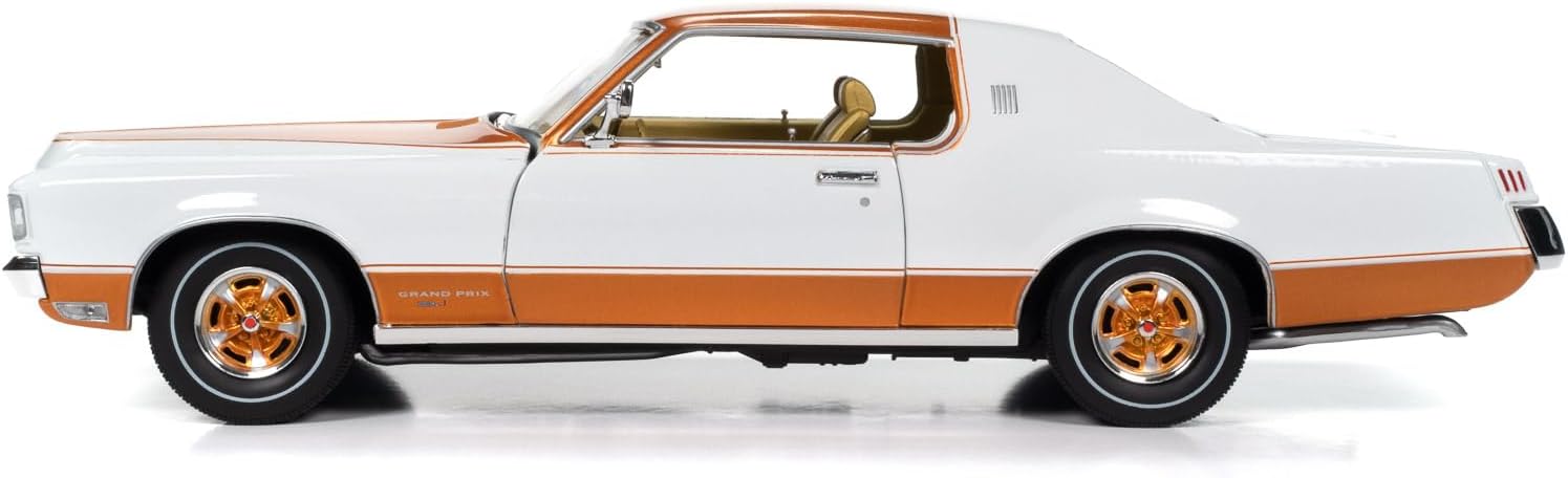 American Muscle AMM1316 1/18 Ölçek 1969 Pontiac Grand Prix *Royal Bobcat*, Cameo Beyaz