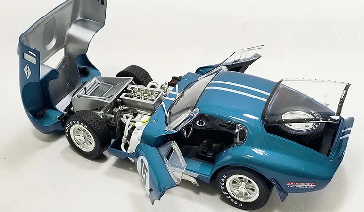 Acme SC18003  1/18 1964 Daytona Coupe #15 *Dan Gurney For President*, Mavi / Beyaz