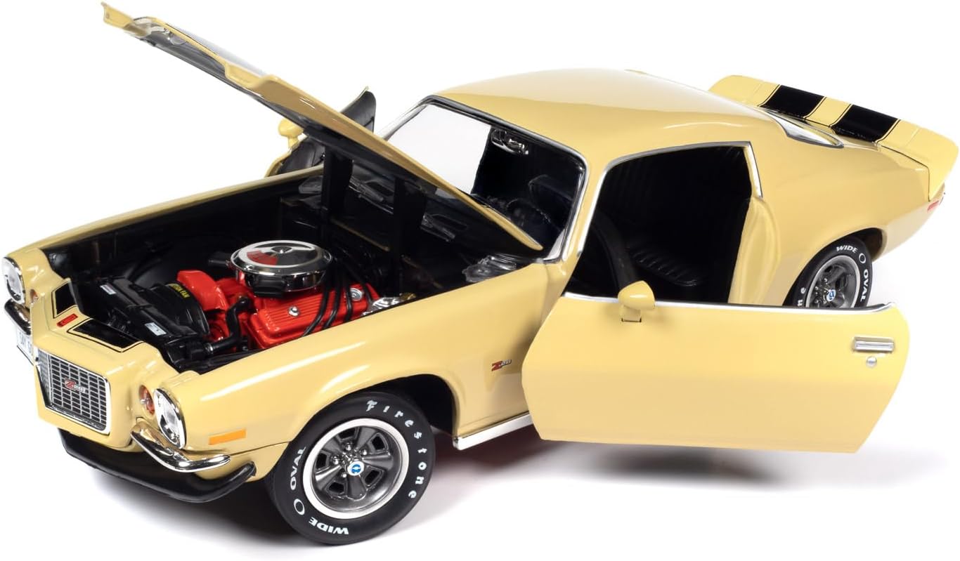 American Muscle AMM1311  1/18 Ölçek 1972 Chevrolet Camaro Rs/Z28, Sarı/Siyah Şeritli