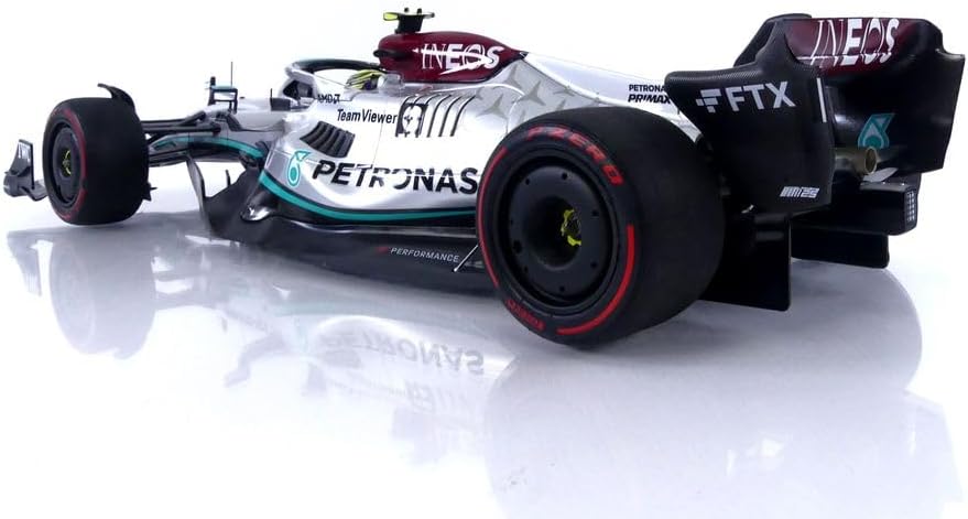 Minichamps 110220044 1/18 Ölçek MERCEDES-AMG PETRONAS FORMULA ONE TEAM F1 W13 E PERFORMANCE - LEWIS HAMILTON - SPAIN GP 2022 Limitli Üretim 1248 Adet