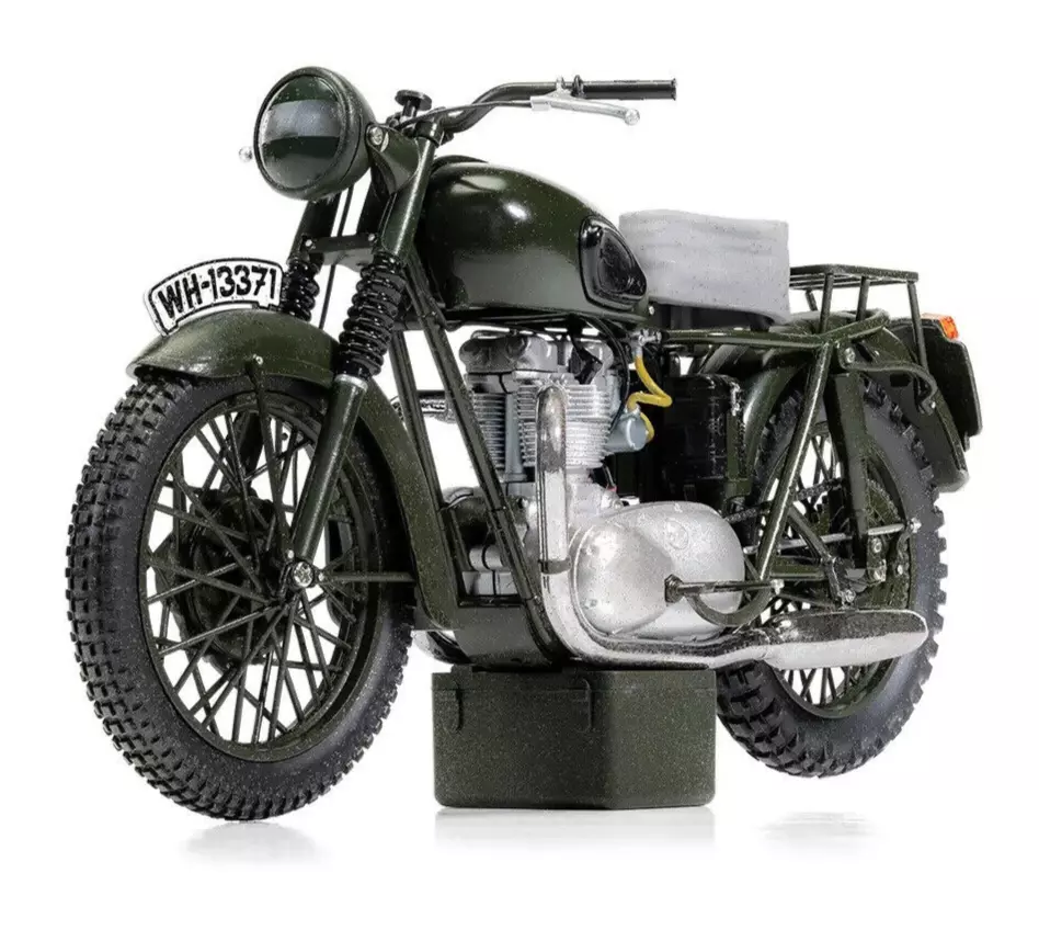 Corgi | Corgicc08501 | 1/12 Triumph Tr6 Trophy Weathered *The Great Escape*, Siyah