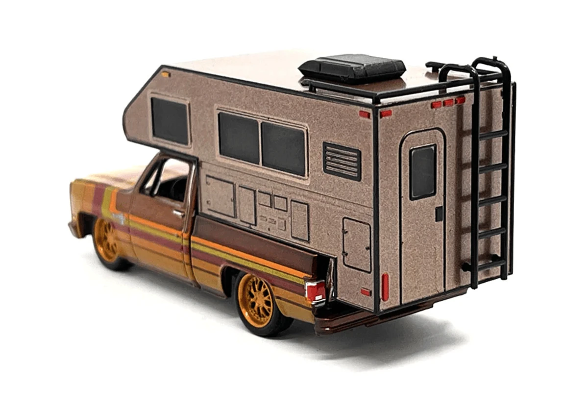 Autoworld | Awcp8072 | 1/64 1983 Chevrolet Silverado Pick-Up With Camper