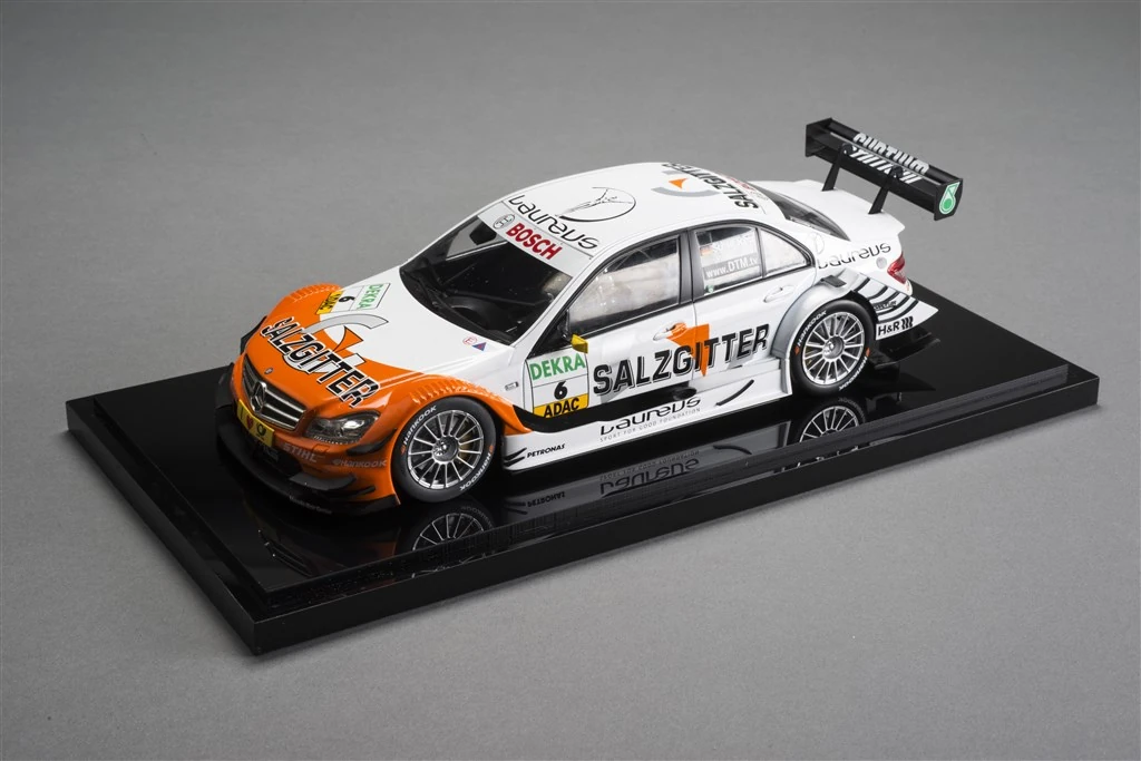 Atlantic Case 10002 Detroit 1/18 Ölçek Akrilik Tabanlı Sergileme Ünitesi