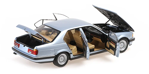 Minichamps 100023008 1/18 BMW 730I (E32) - 1986 - LIGHT BLUE METALLIC