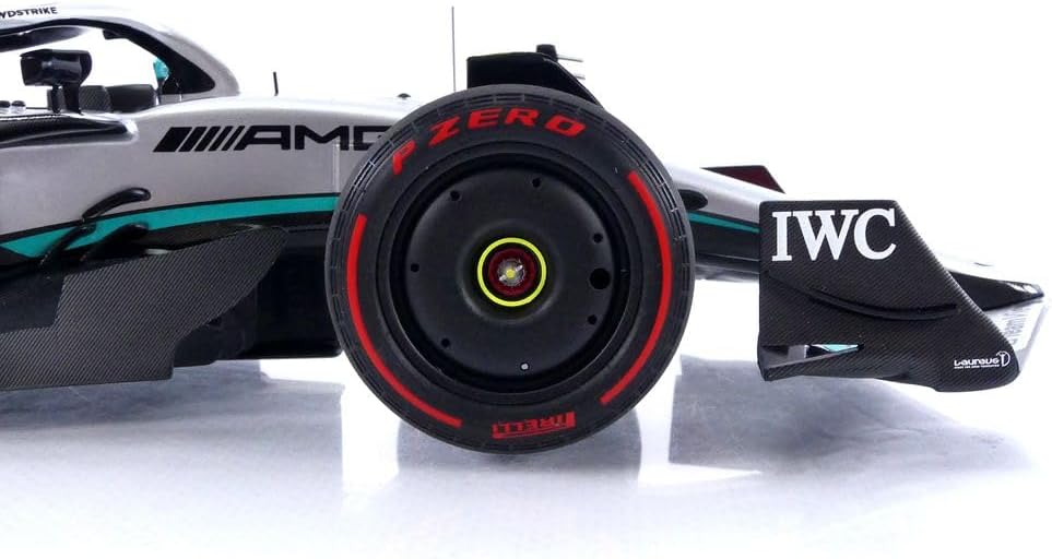 Minichamps 110220044 1/18 Ölçek MERCEDES-AMG PETRONAS FORMULA ONE TEAM F1 W13 E PERFORMANCE - LEWIS HAMILTON - SPAIN GP 2022 Limitli Üretim 1248 Adet
