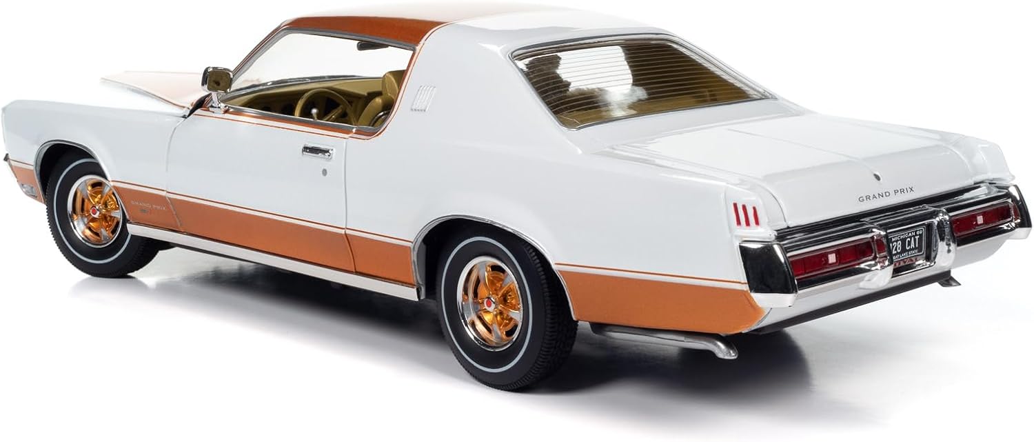 American Muscle AMM1316 1/18 Ölçek 1969 Pontiac Grand Prix *Royal Bobcat*, Cameo Beyaz