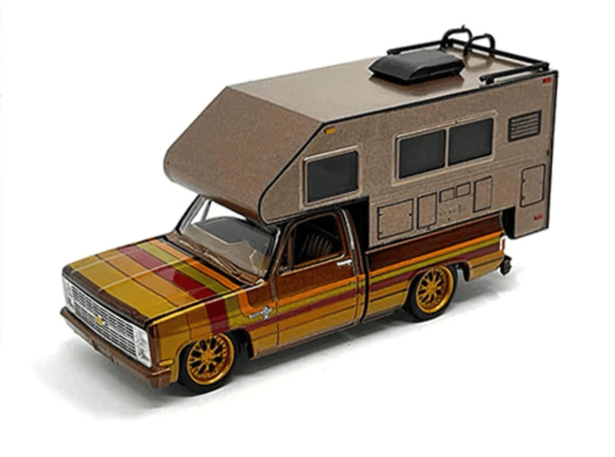Autoworld | Awcp8072 | 1/64 1983 Chevrolet Silverado Pick-Up With Camper