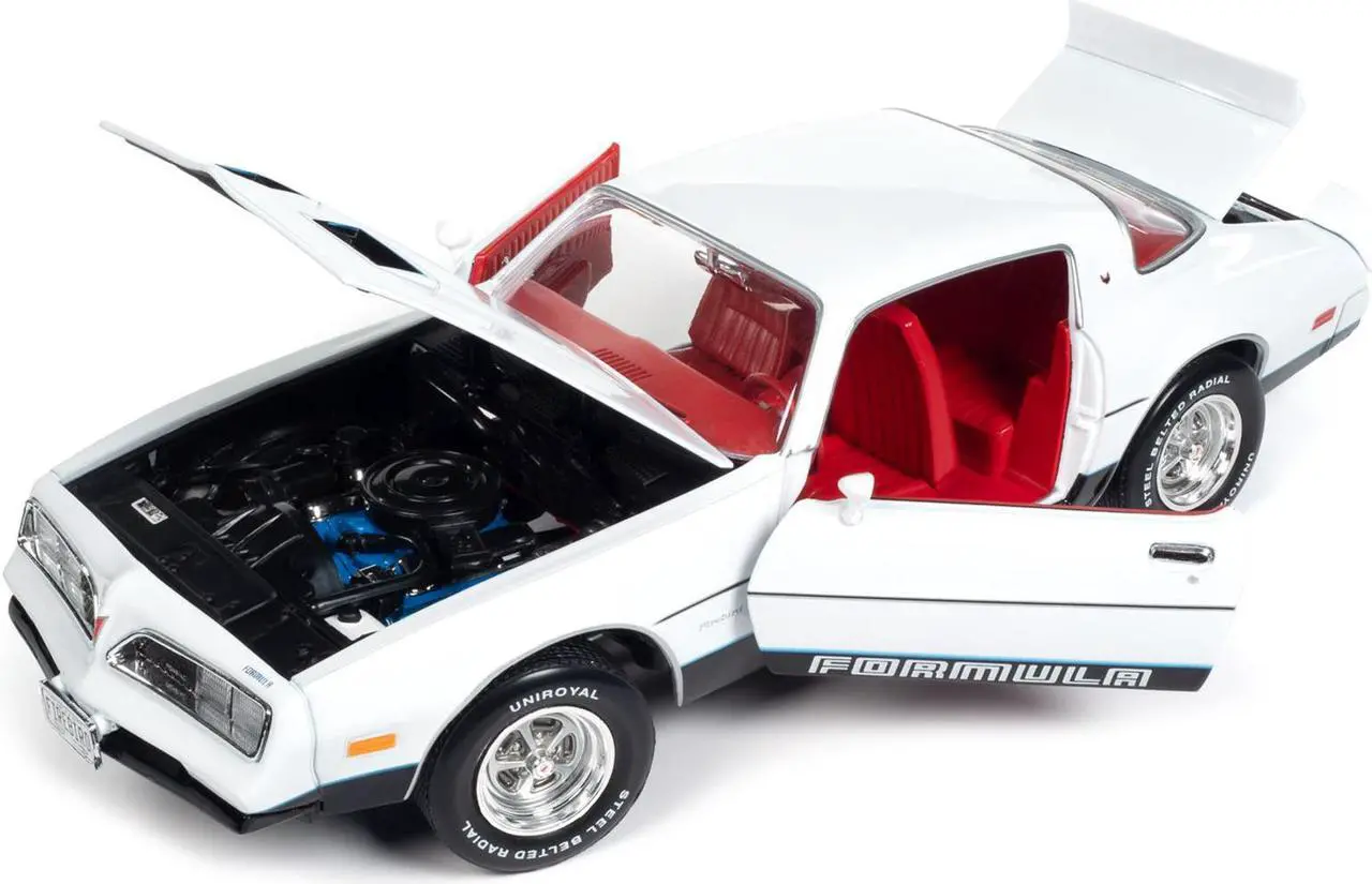 American Muscle | Amm1318 | 1/18 1977 Pontiac Firebird Formula, Cameo Beyaz