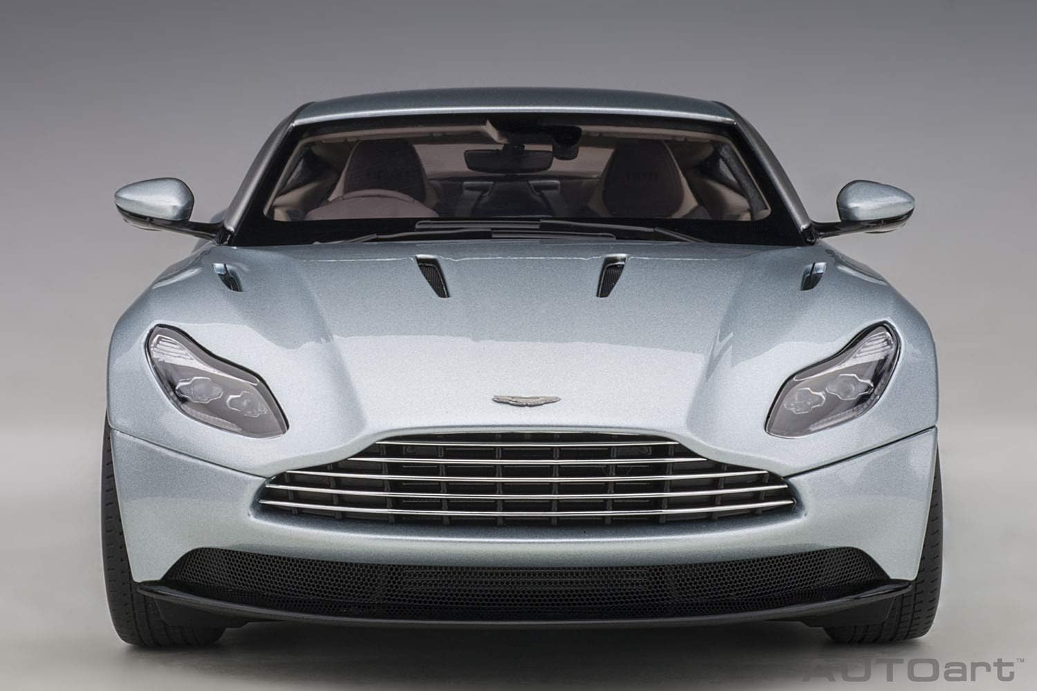 Autoart | Autoart70267 | Aston Martin Db11, Skyfall Gümüş