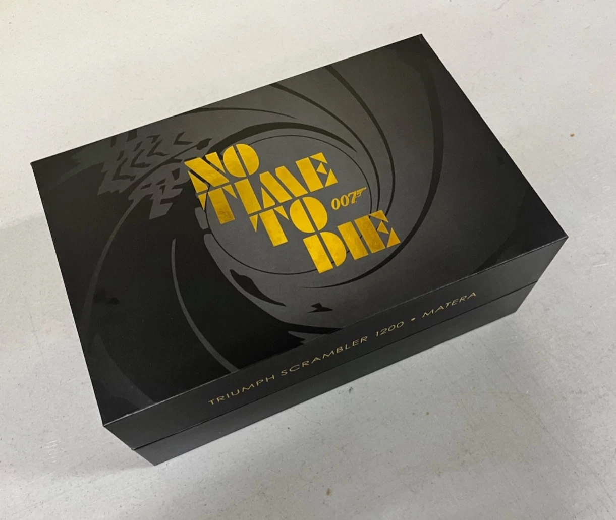 Corgi | Corgicc08402 | 1/12 Triumph Scrambler 1200 *007 James Bond Edition*, Siyah