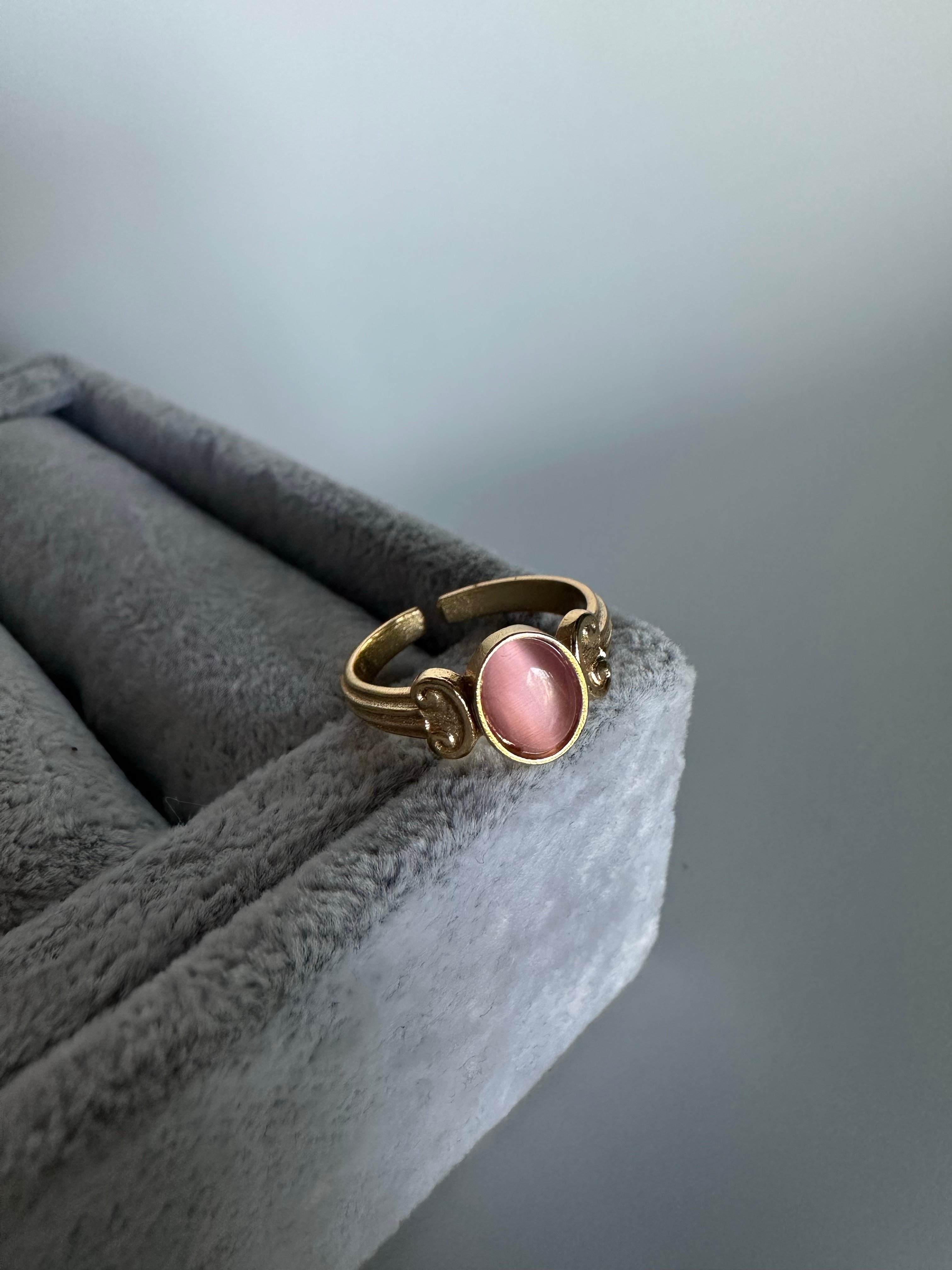 Pembe Kedigözü Özel Seri Yüzük