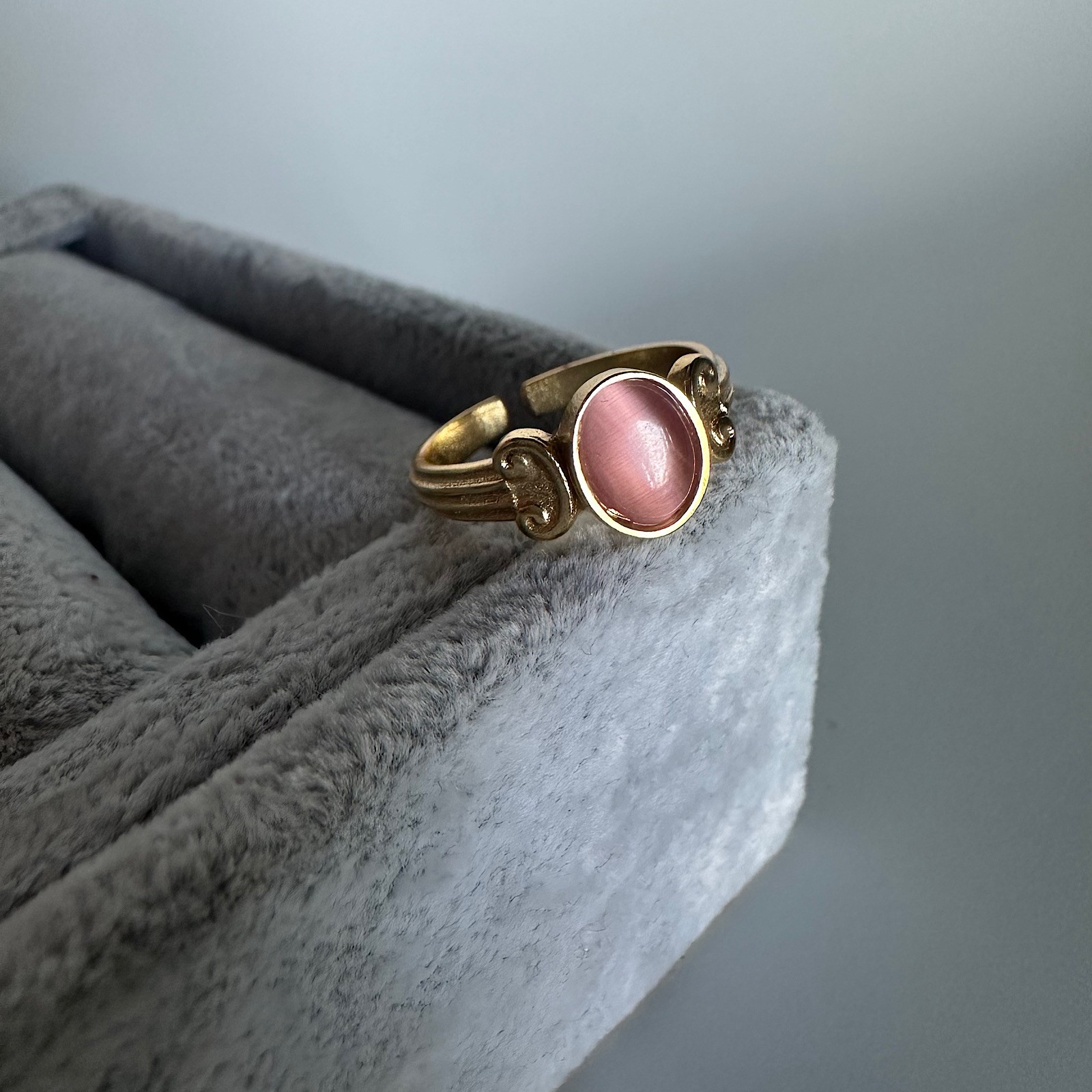 Pembe Kedigözü Özel Seri Yüzük