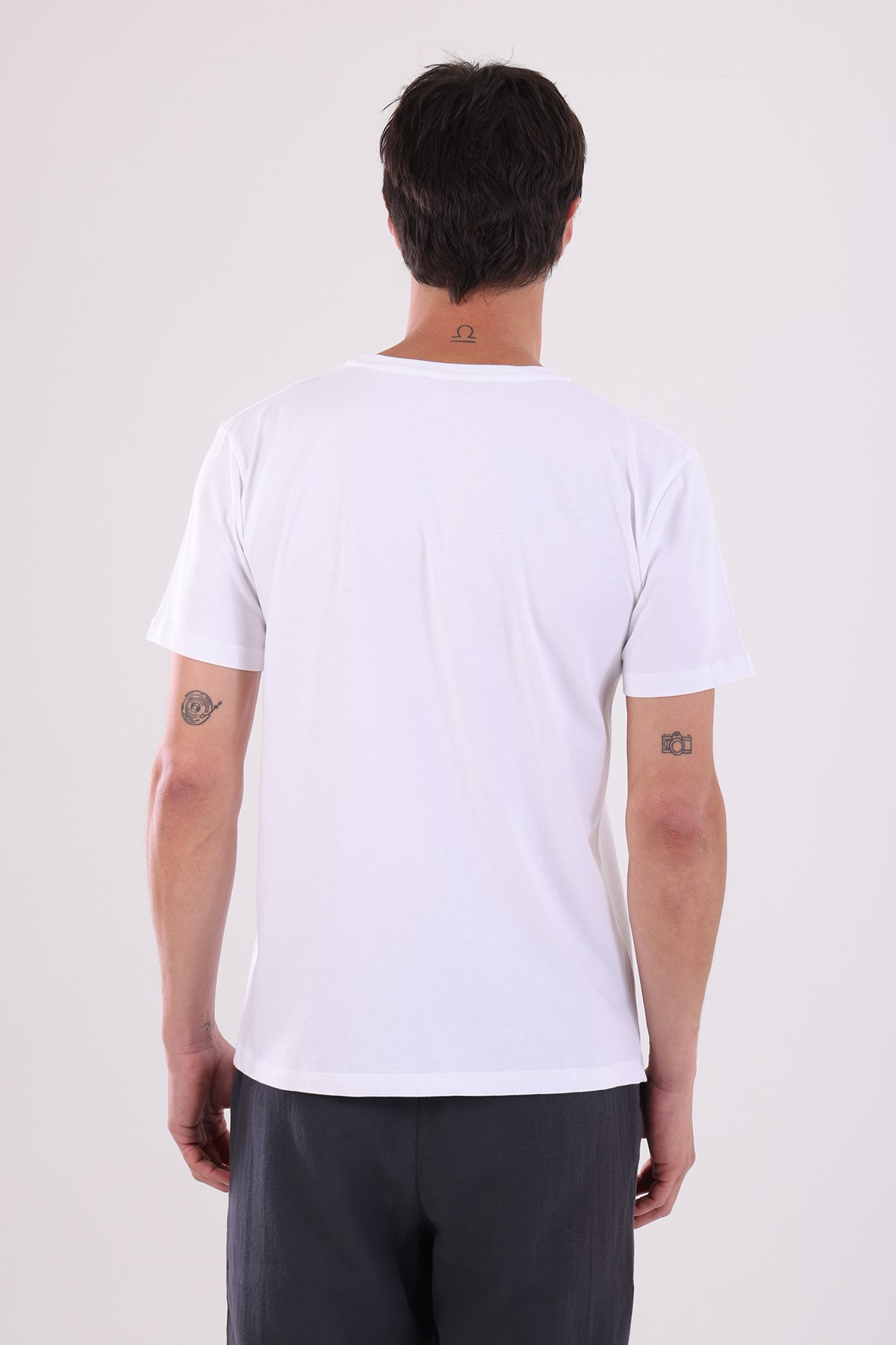  Bisiklet Yaka Basic Tişört