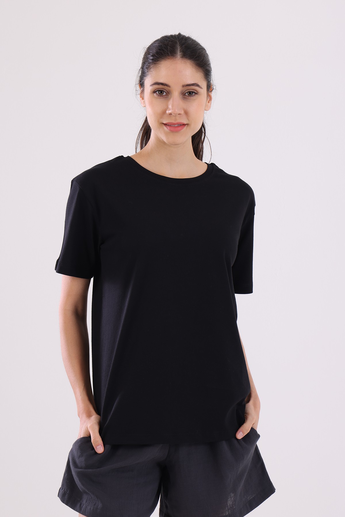Bisiklet Yaka Basic Tişört - Siyah