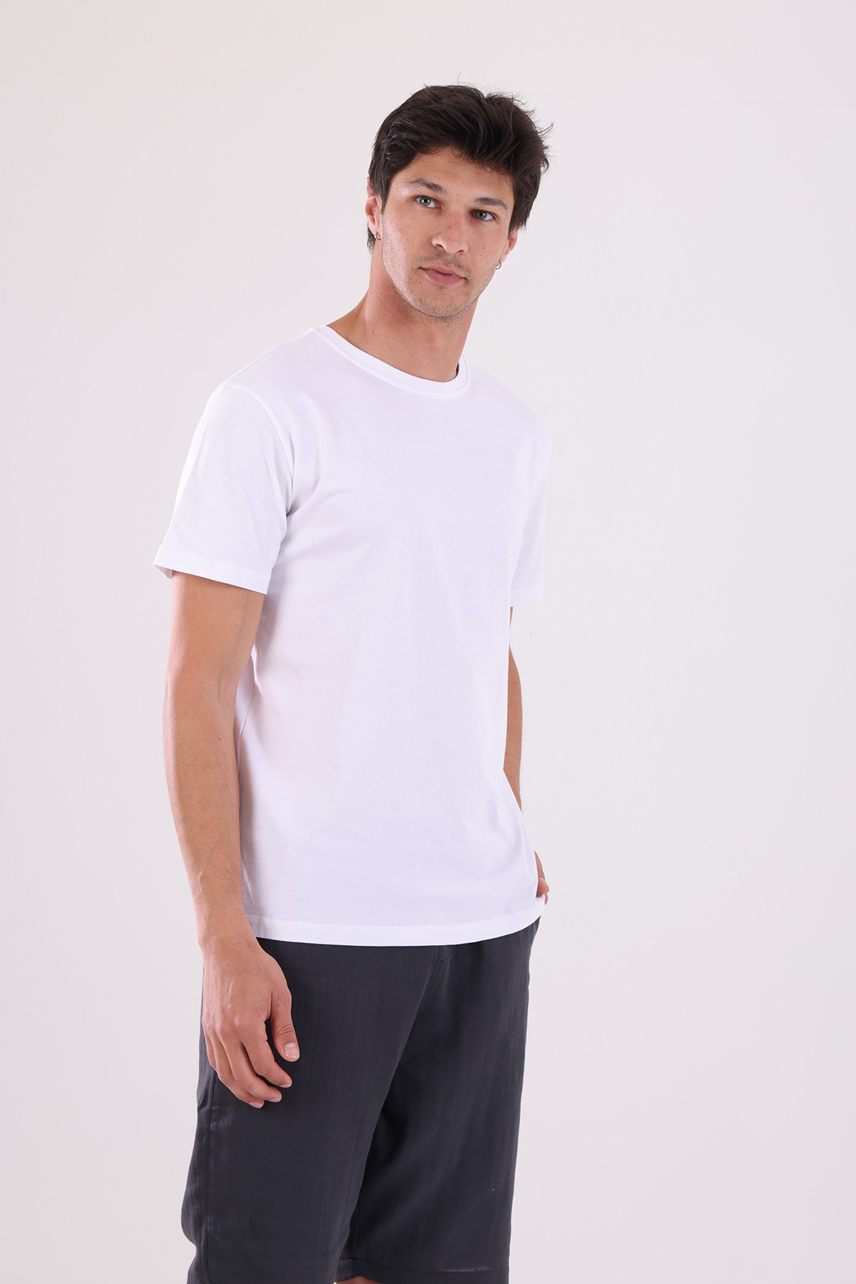 Bisiklet Yaka Basic Tişört - Beyaz
