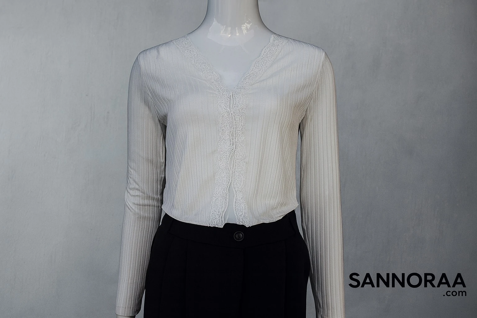 Beyaz Orta Şeriti Dantelli Penye Bodysuit