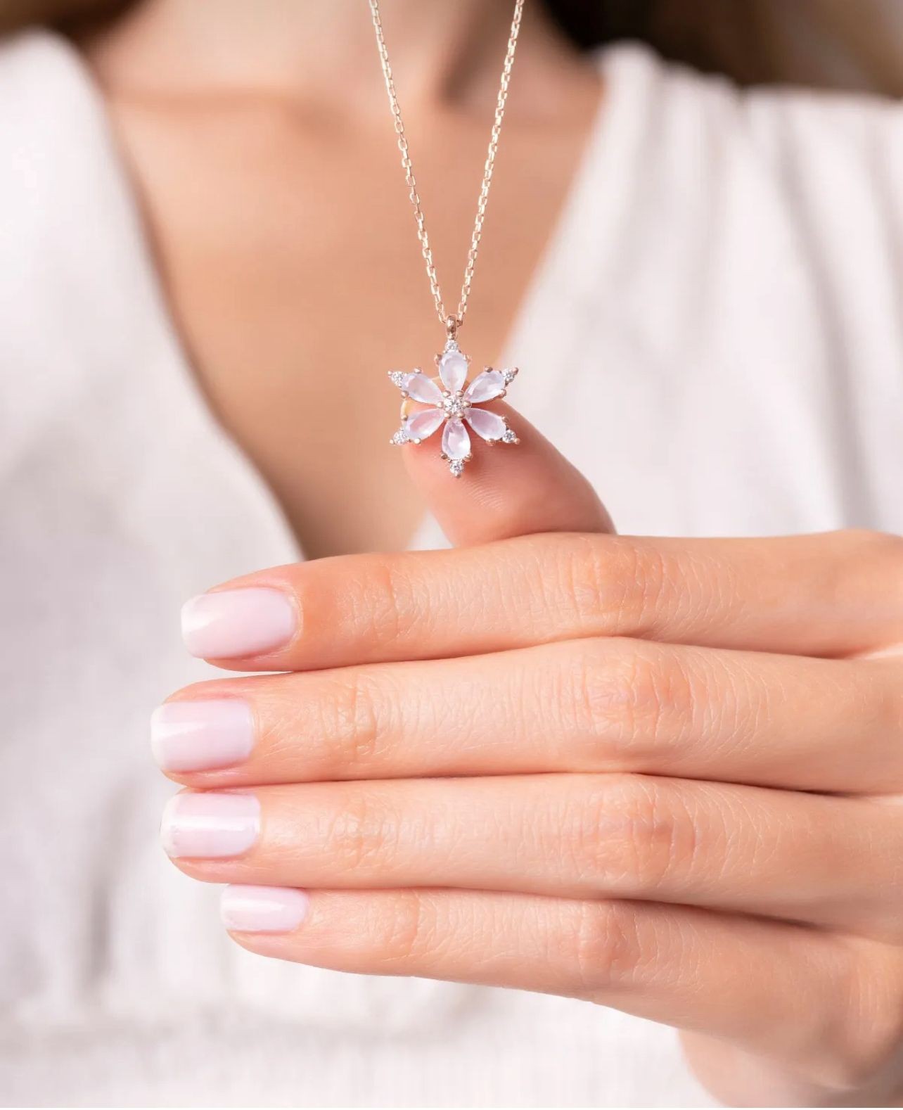 925 Ayar Gümüş Rose Milk Taşlı Papatya Kolye