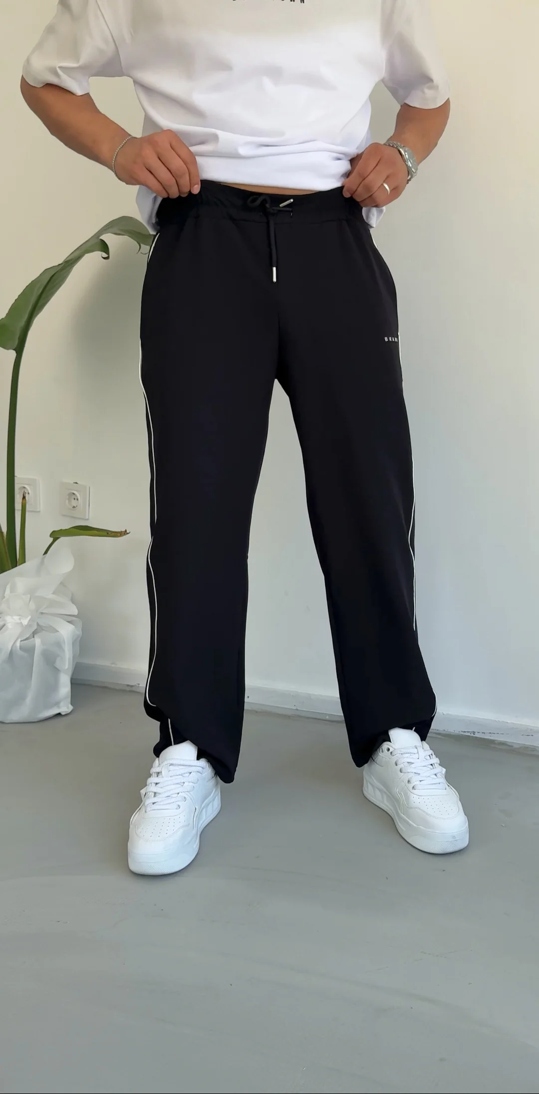 Paraşüt Kumaş Şerit Detay Pantolon