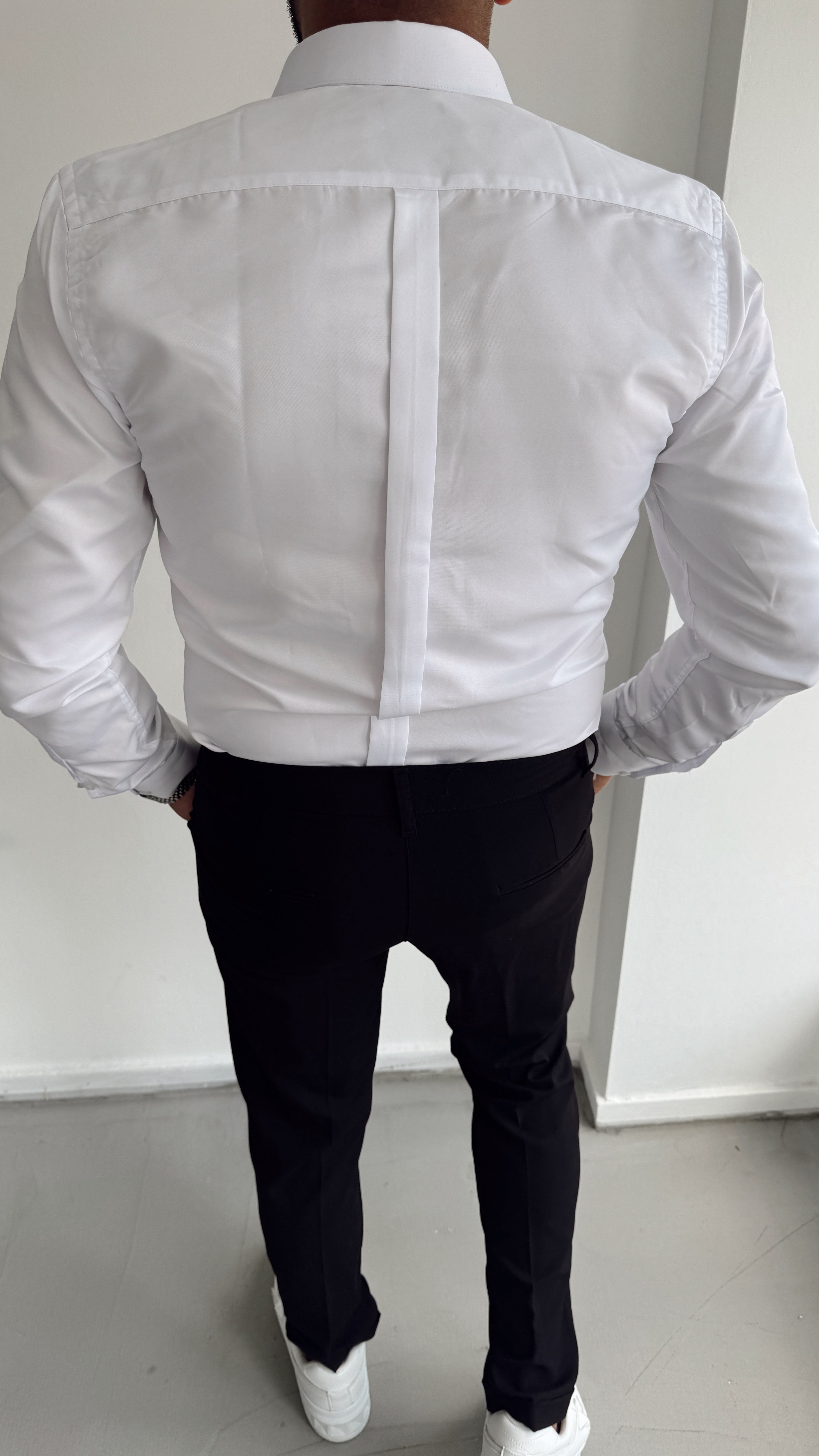 Poplin kumaş dik yaka gömlek (dar kesim )