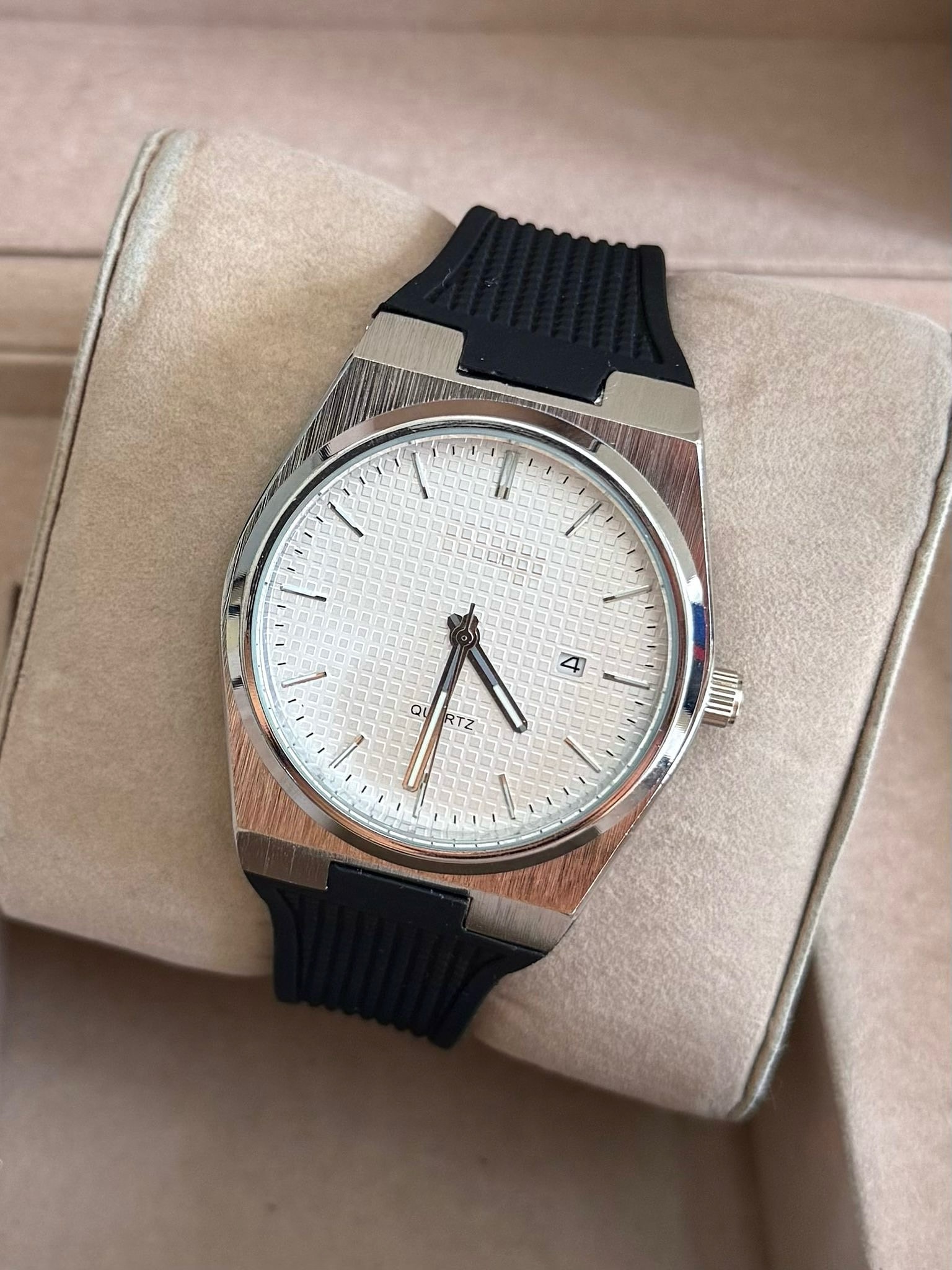 Saat ( çelik kasa silikon kordon )