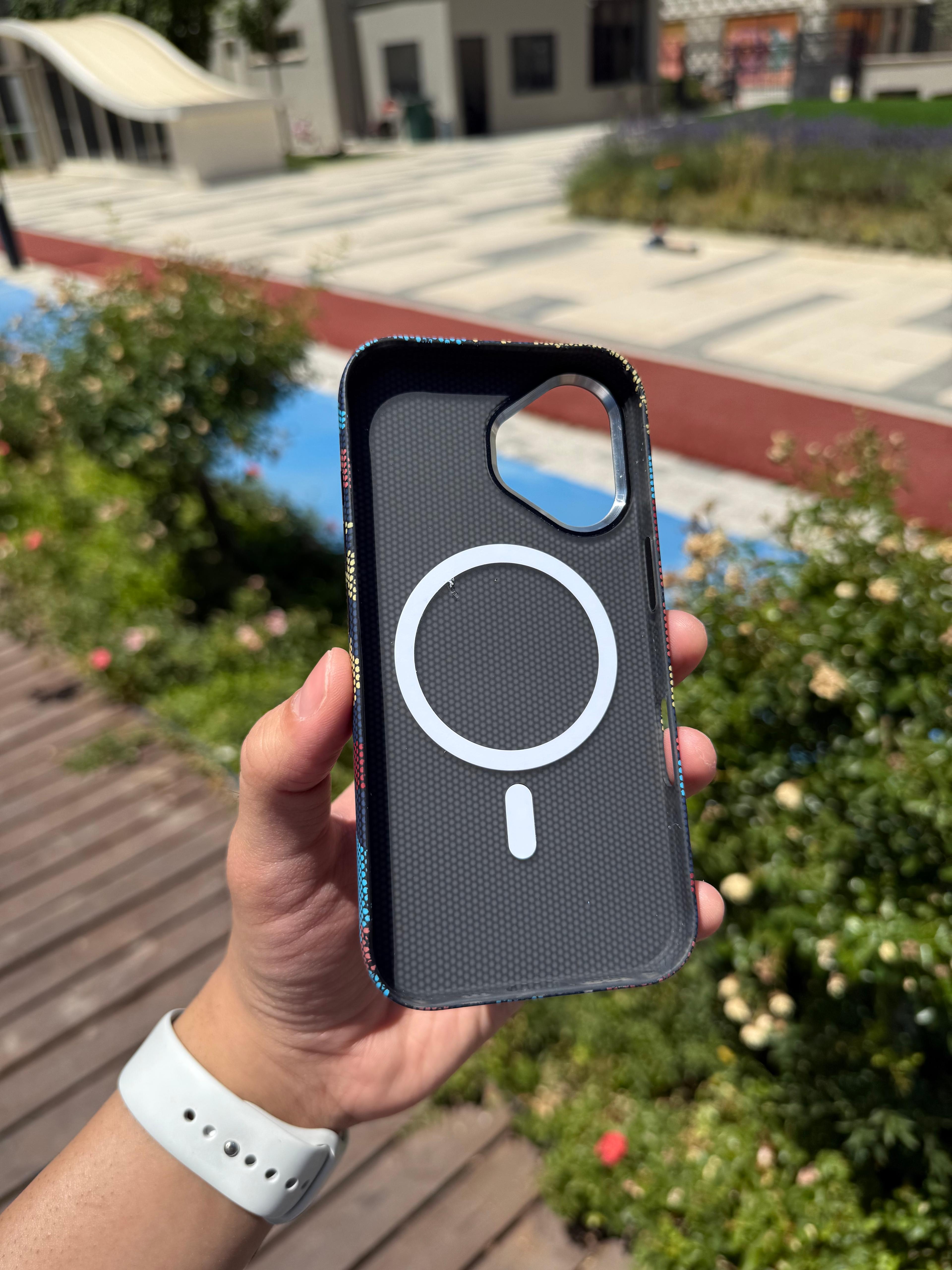 Urban Fracture Magsafe Karbon Telefon Kılıfı
