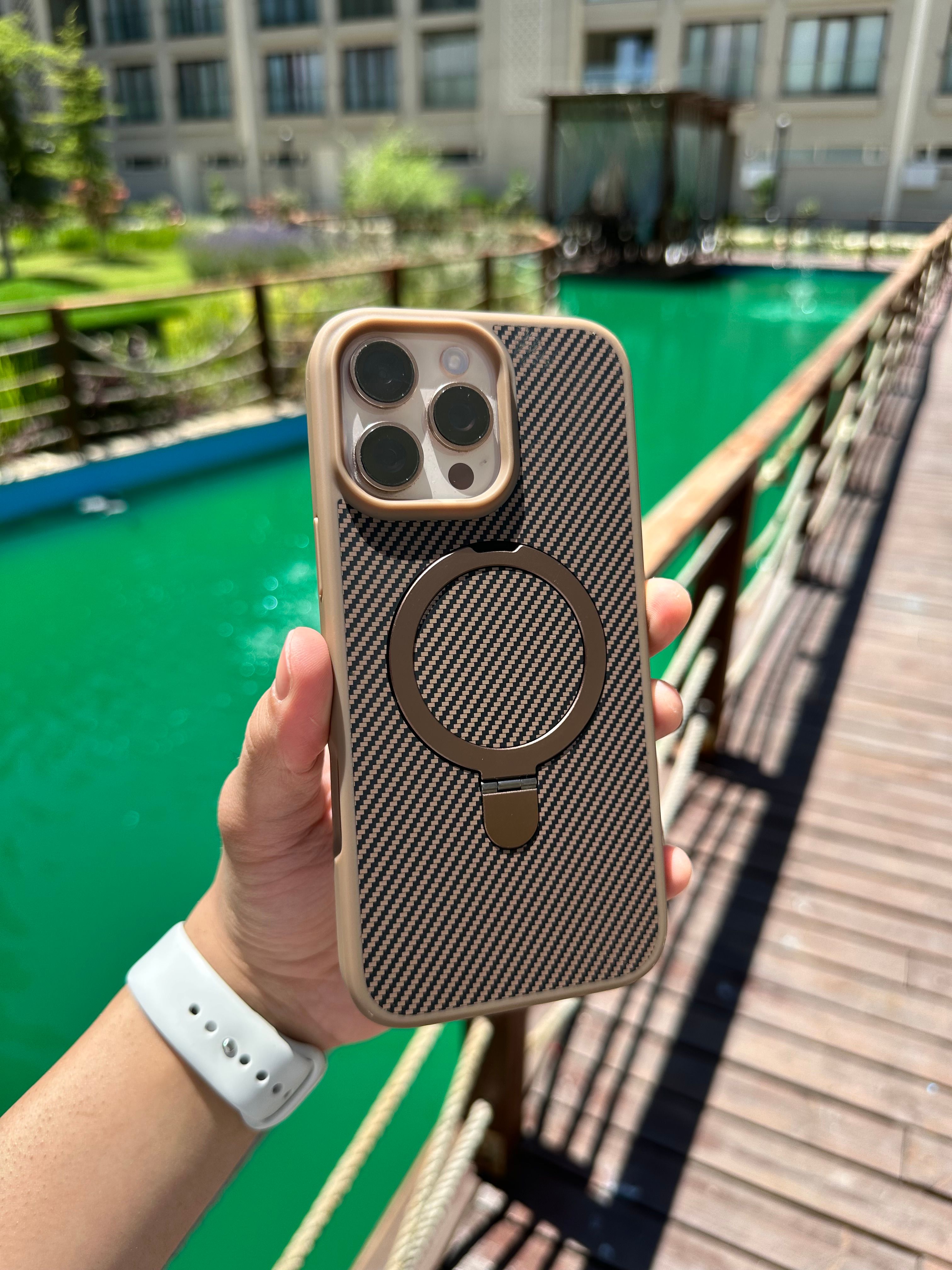 Standlı Karbon Telefon Kılıfı - Gold