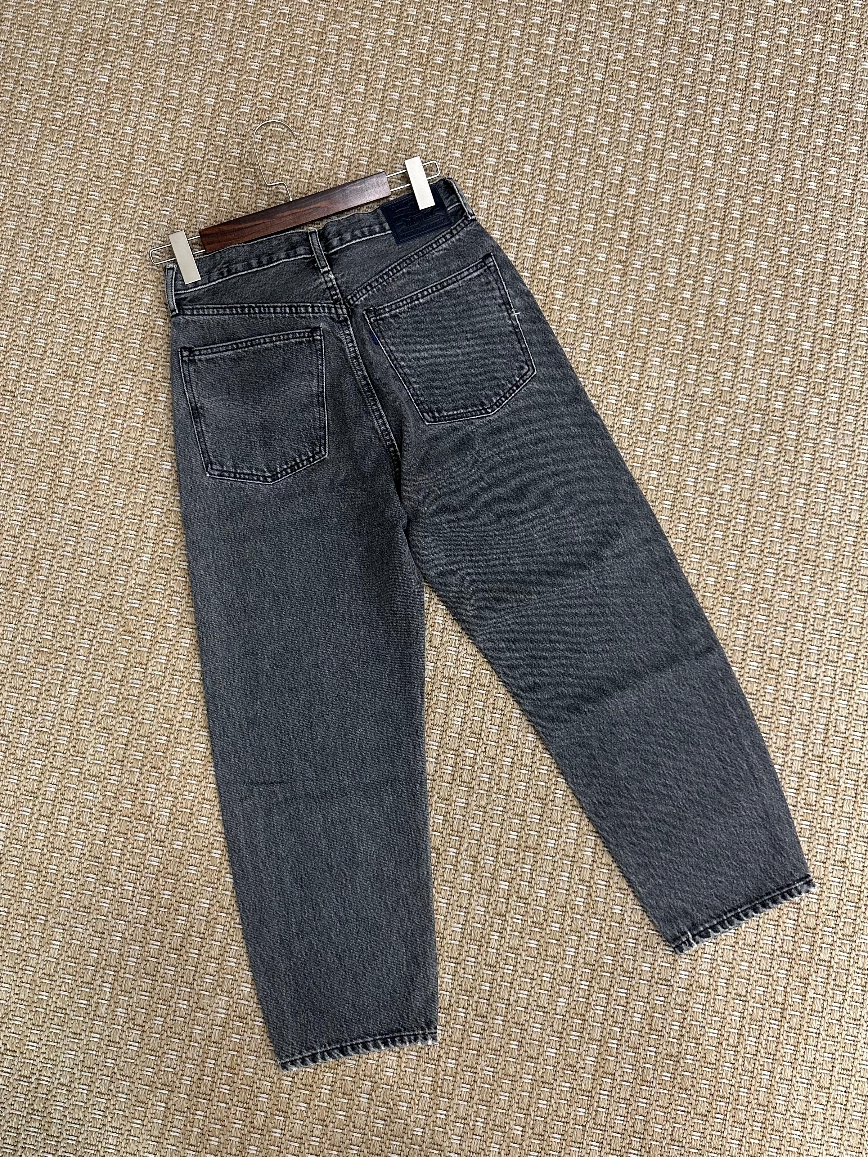 Lvs M.C Barrel Crop Jean