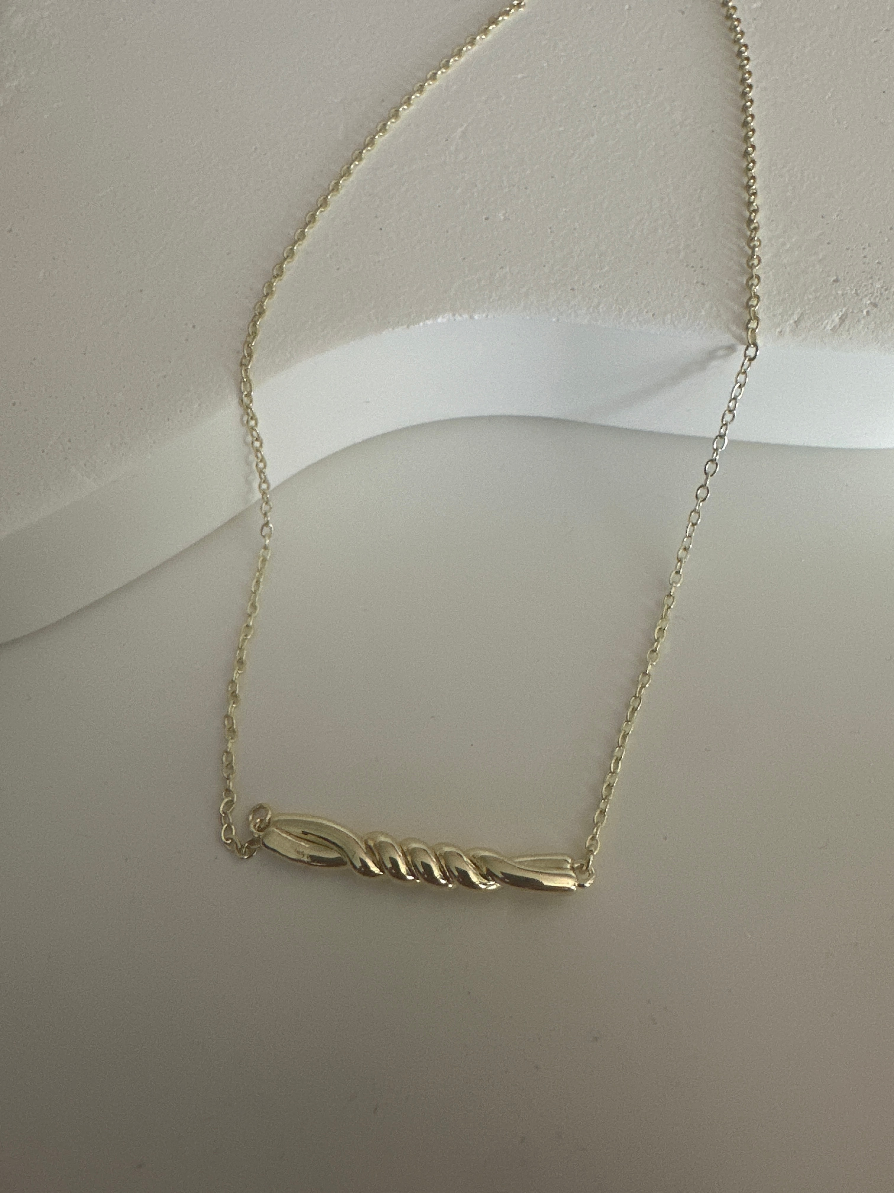 Burgu Minimal Kolye 