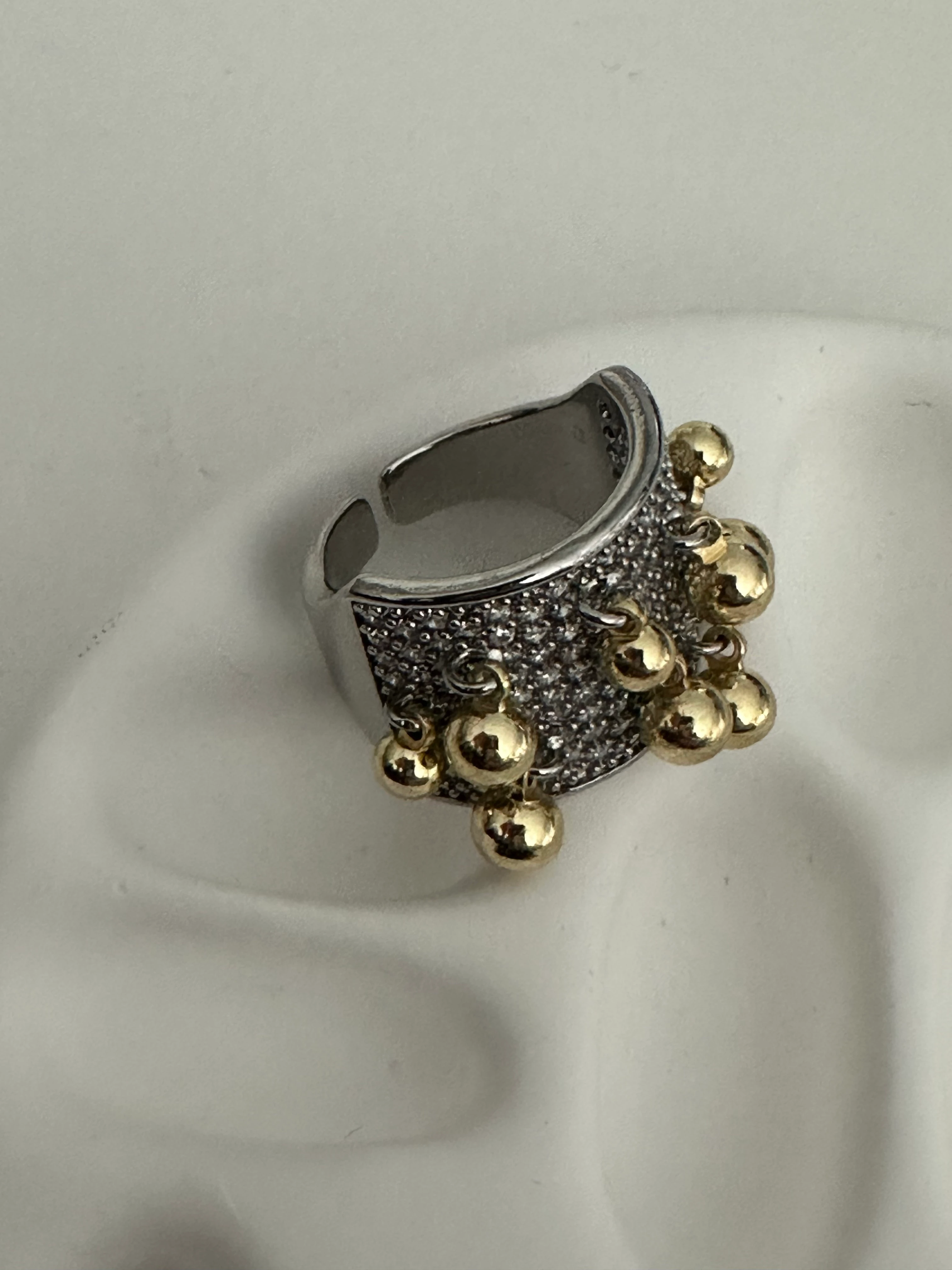 Charmlı Tasarım Yüzük