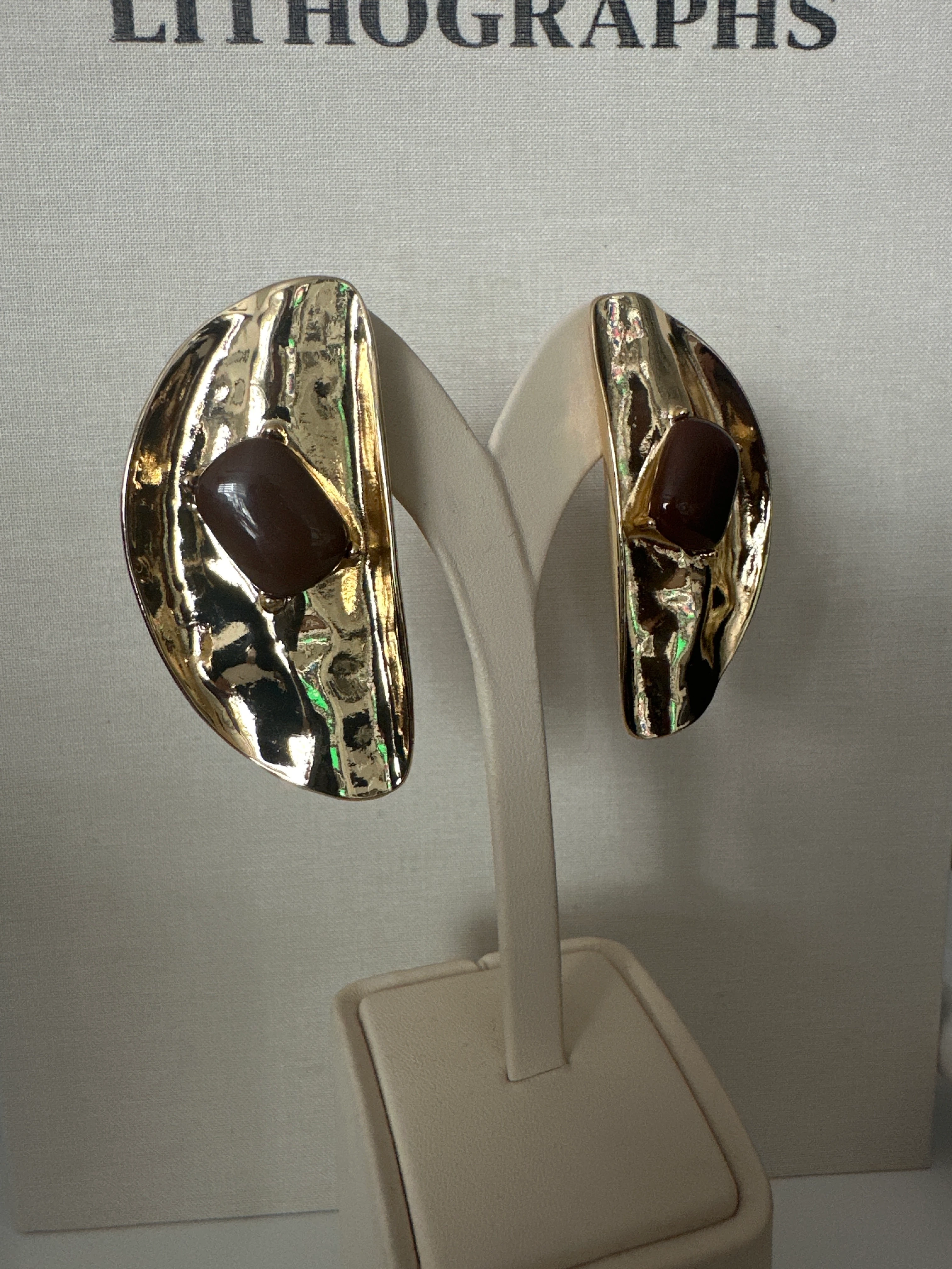 Kahverengi Plaka Küpe