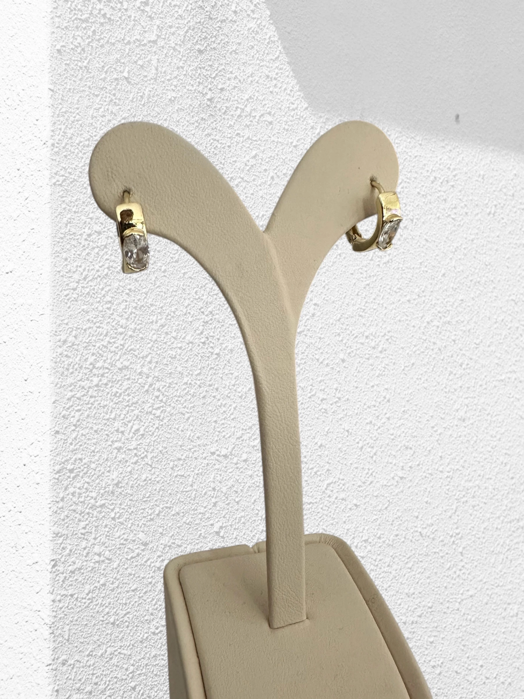 Minimal Taşlı Küpe